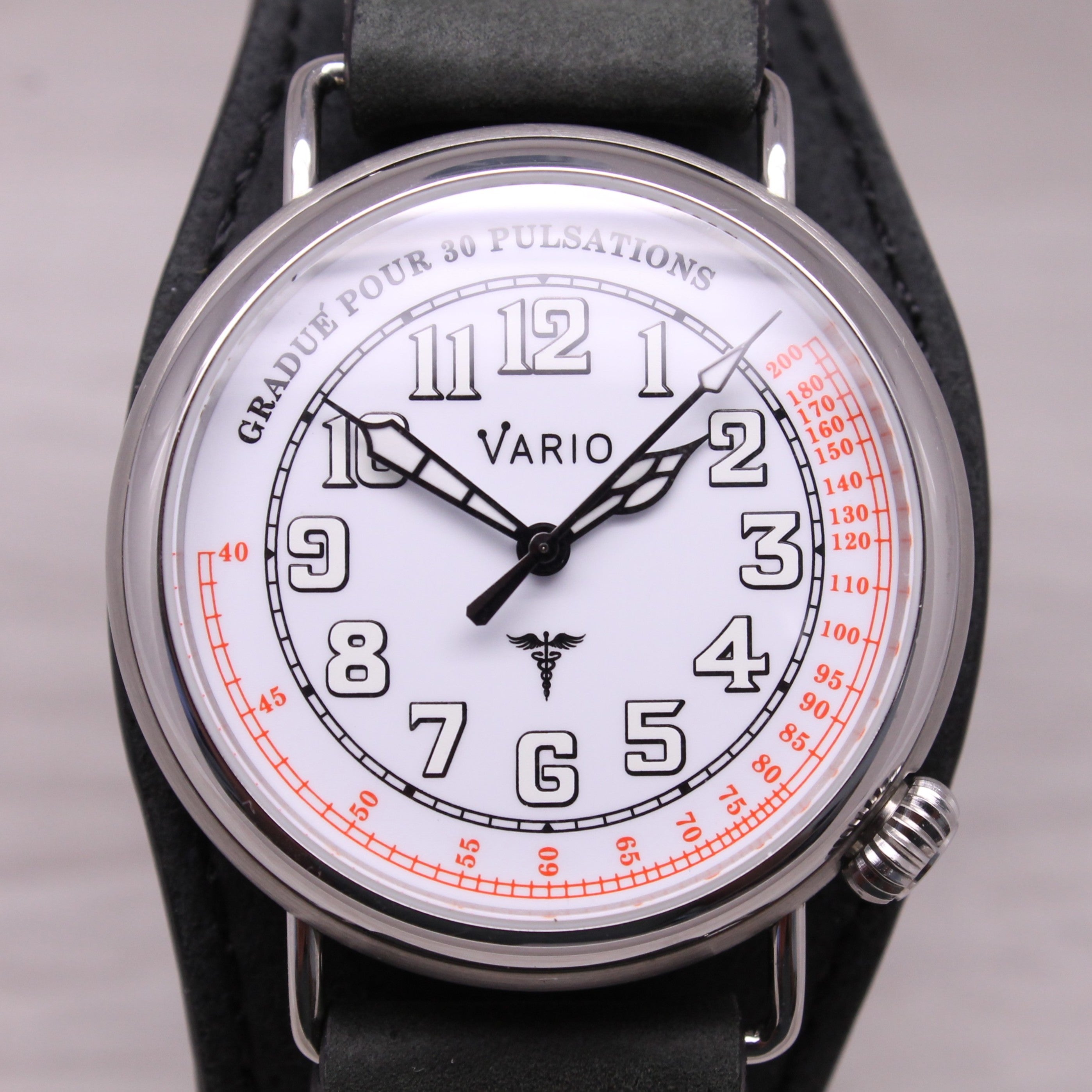 Vario 1918 Medic Trench Automatic 40mm Mens Watch Extra Engraved Caseback