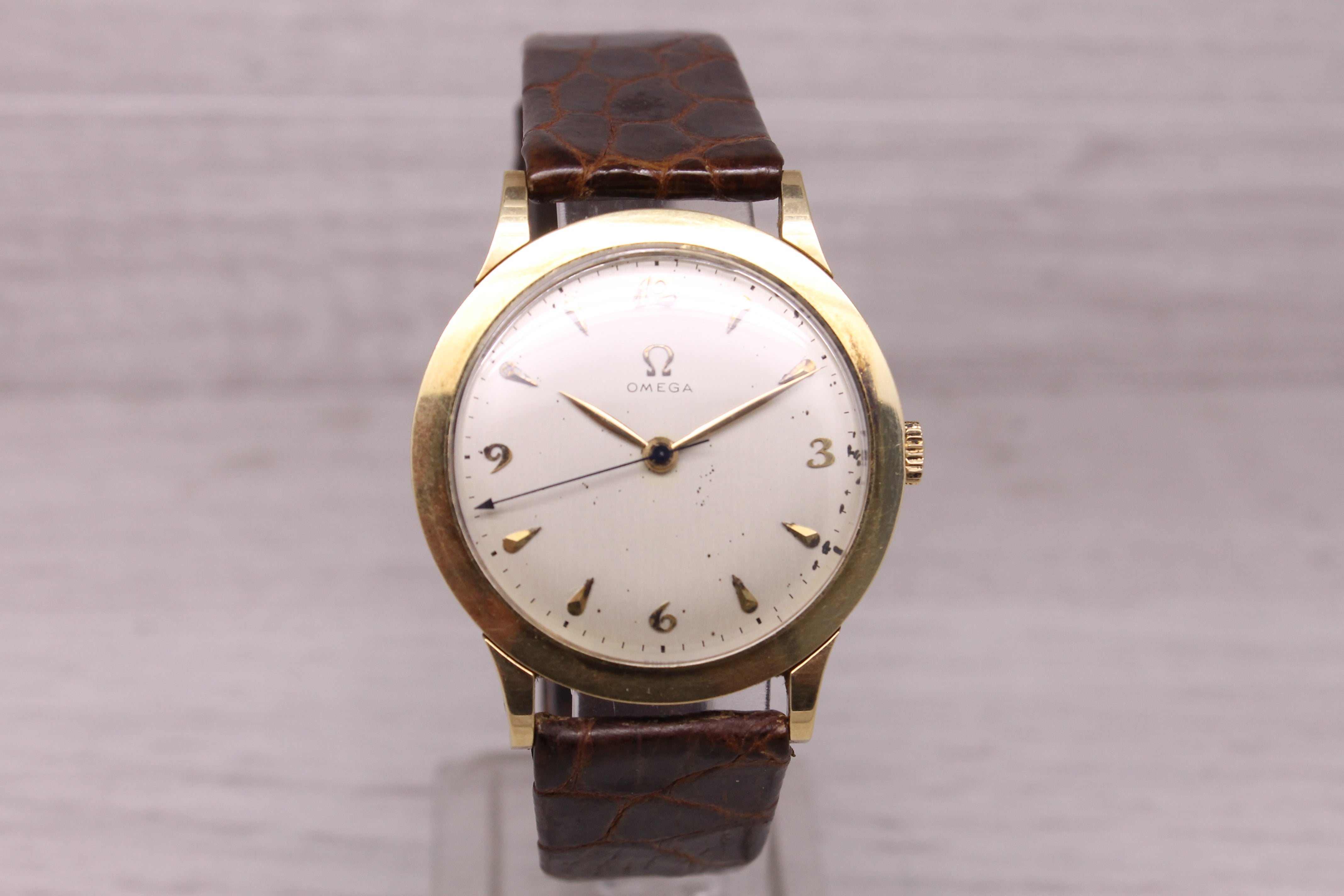 Vintage c.1950 Omega 35mm 14k Yellow Gold Calatrava Dress Watch c.371 Original