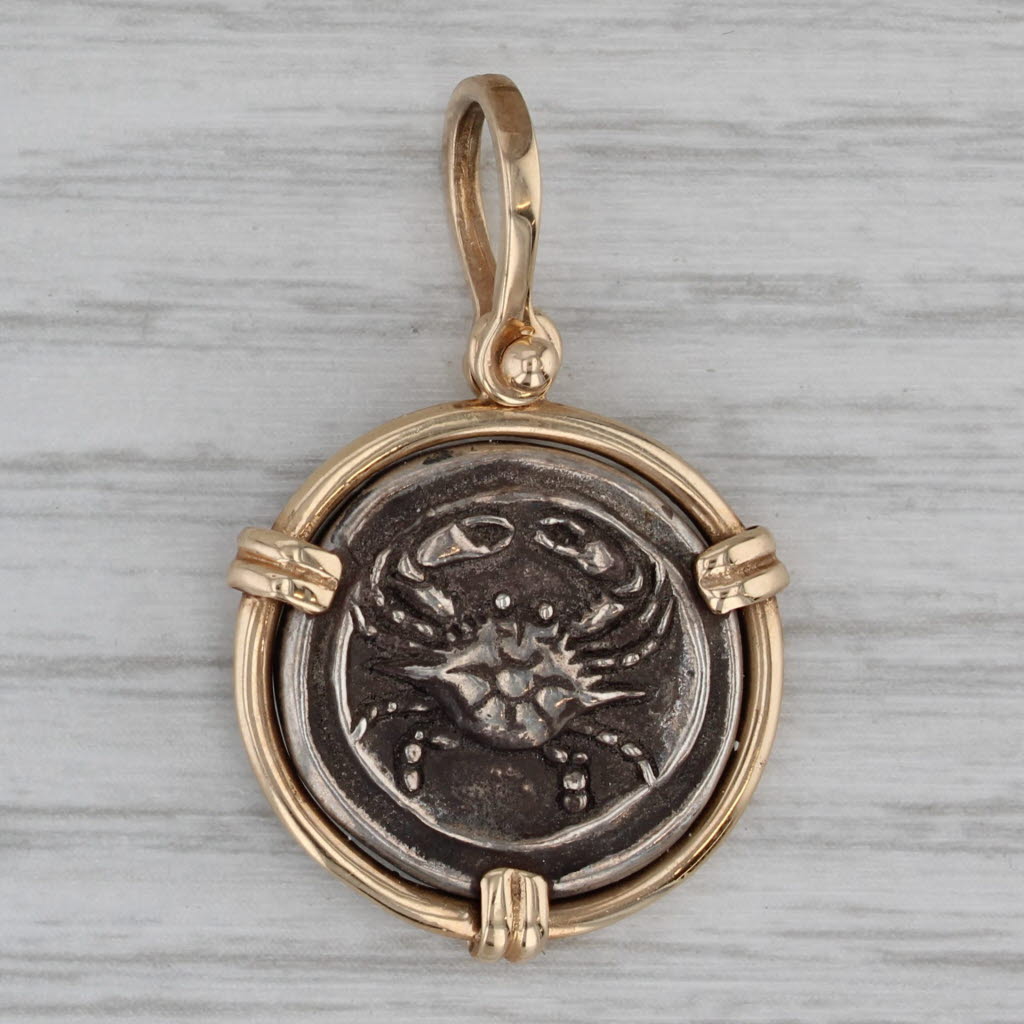 Gray St Michaels Crab Souvenir Pendant 14k Yellow Gold Silver Medallion