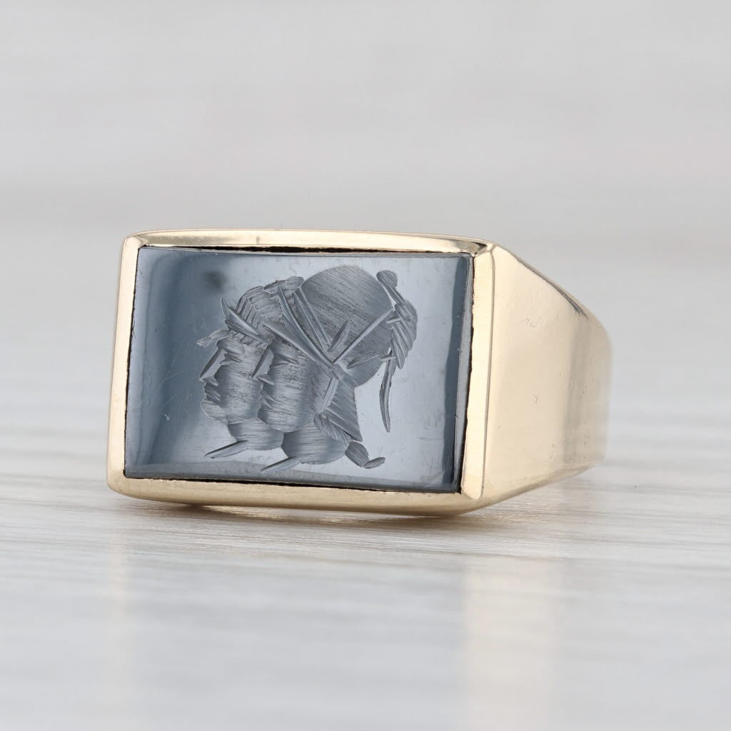 Vintage Hematite Carved Intaglio Ring 10k Yellow Gold Two Soldiers