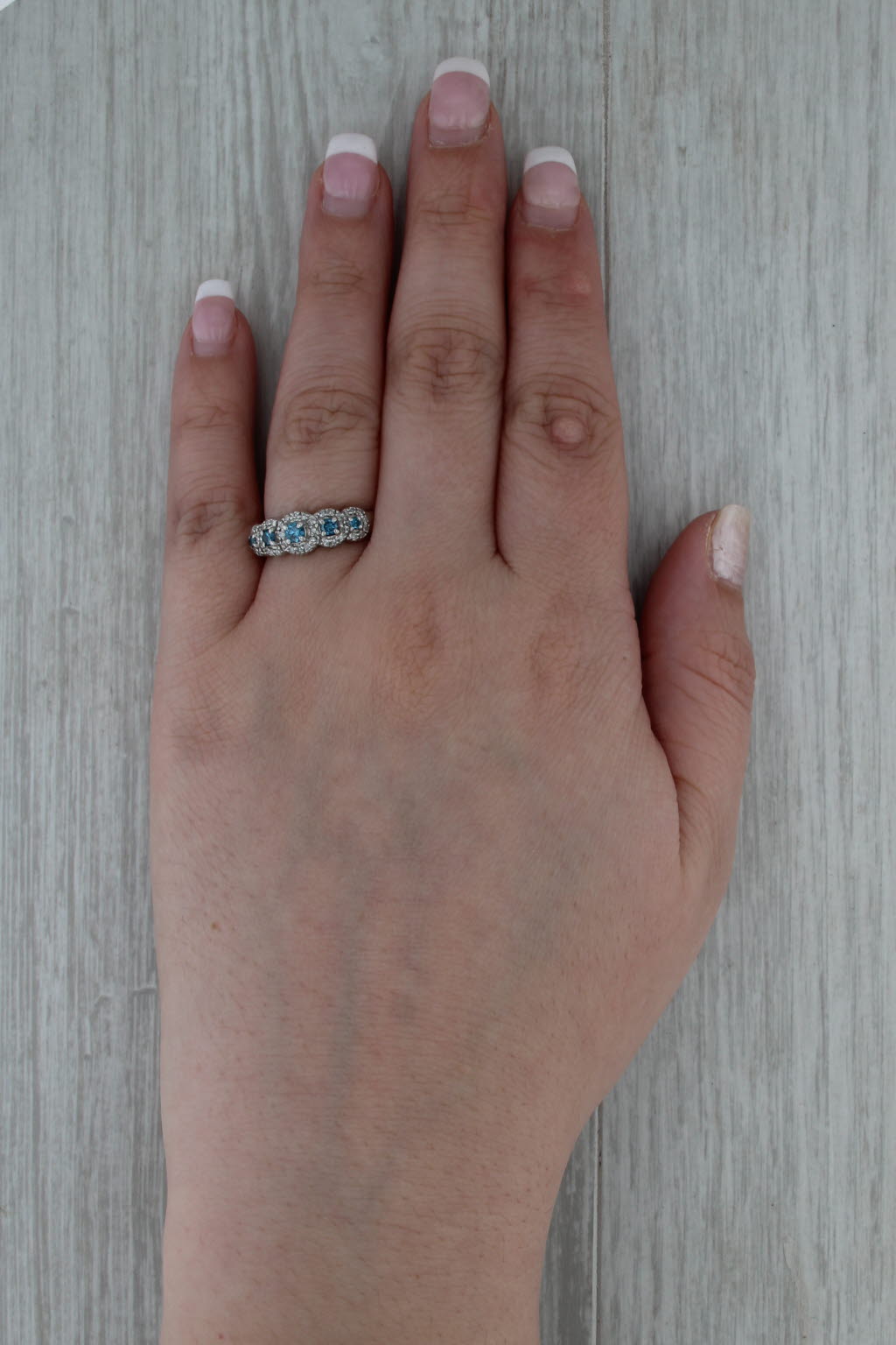 0.44ctw Tiered Blue White Diamond Halos Ring 14k White Gold Sz 6.75 Wedding Band