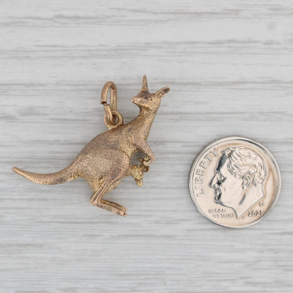 Gray Vintage Kangaroo & Joey Charm 10k Yellow Gold Figural Pendant