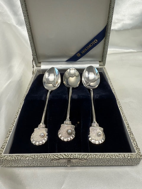 Dark Gray Mikimoto Box with 3 Spoons Set Stainless Steel Cultured Pearl Shell Pattern