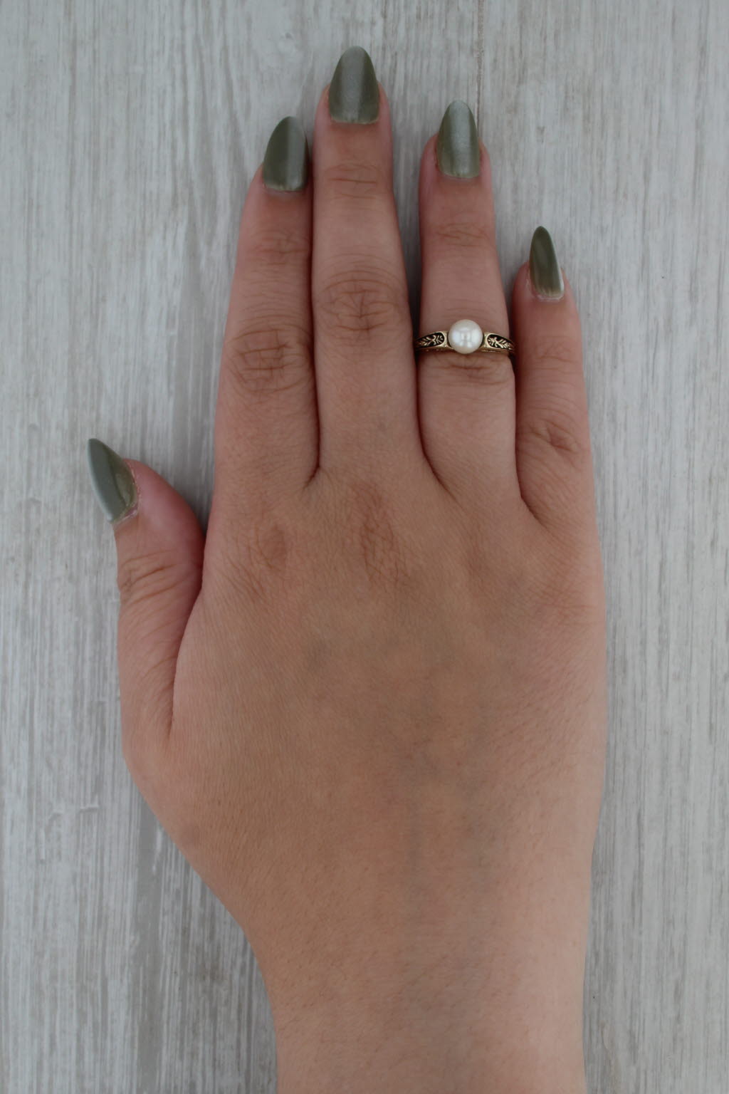 Cultured Pearl Solitaire Floral Engraved Ring Yellow Gold Size 5.5