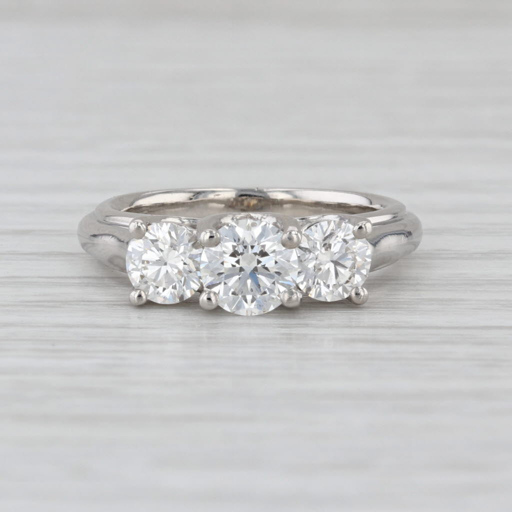 Carlyle & Co 1.61ctw 3-Stone Diamond Engagement Ring Platinum Size 5.5