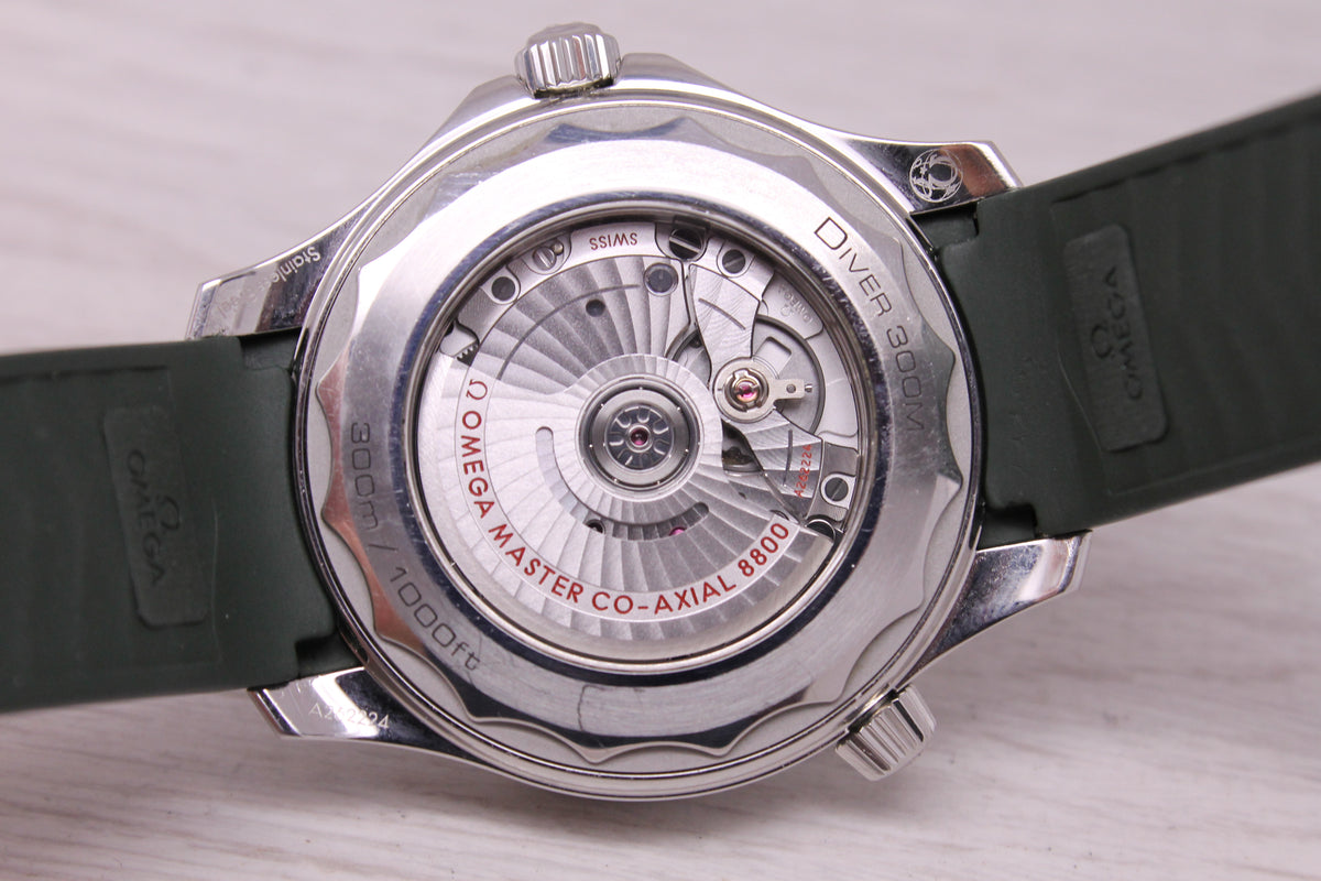 2025 Omega Seamaster 300m Pro Green Wave Mens 42mm Steel Divers Watch Box Cards