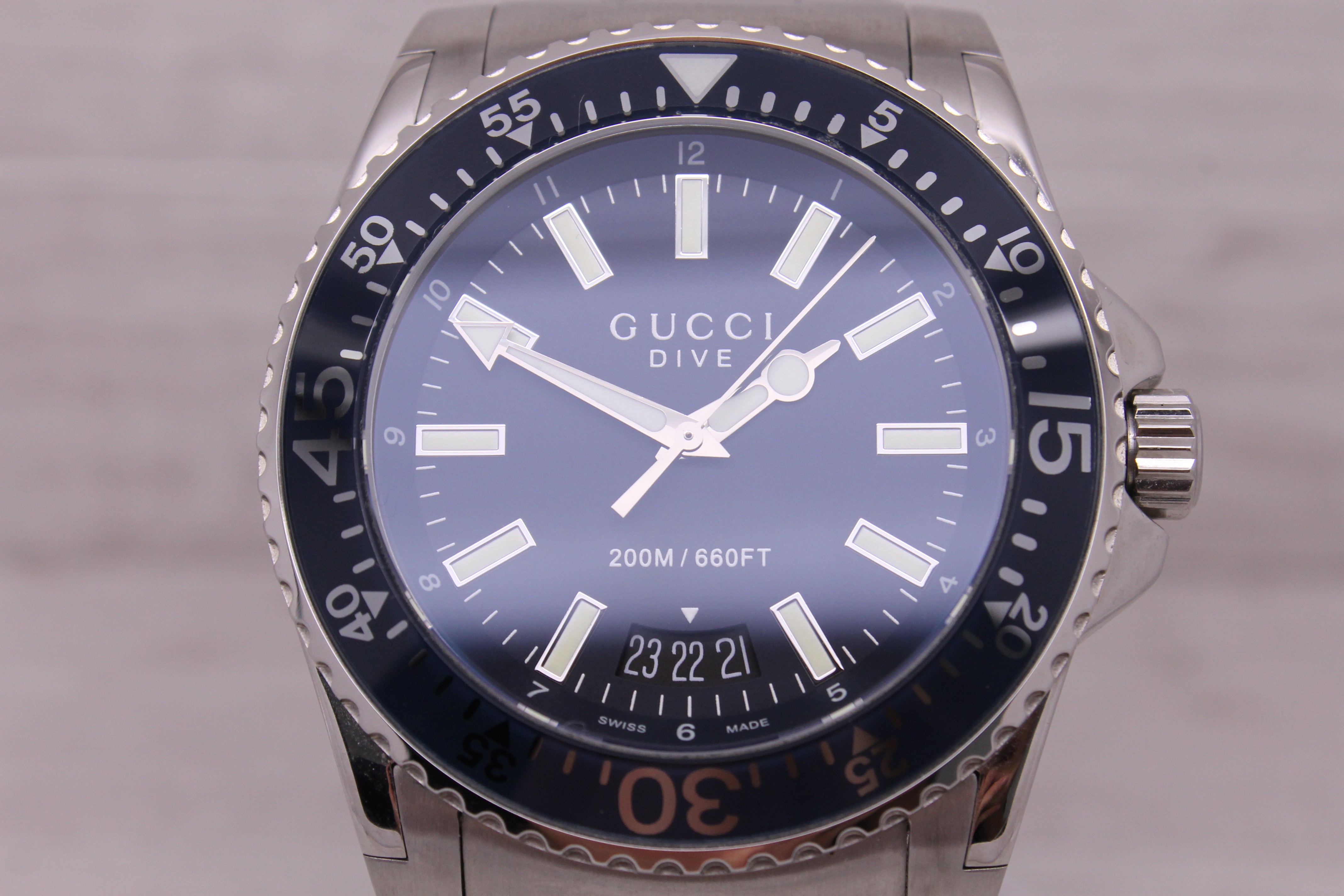 Dark Gray Gucci 200M Diver 45mm Stainless Steel Mens Quartz Watch w/ Date 136.2 Blue