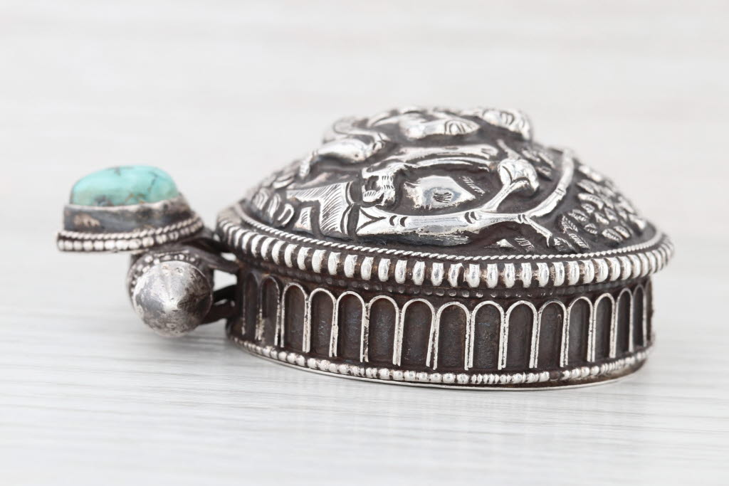 Ornate Asian Vintage Trinket Snuff Box 825 Silver Turquoise Opens Round Tribal