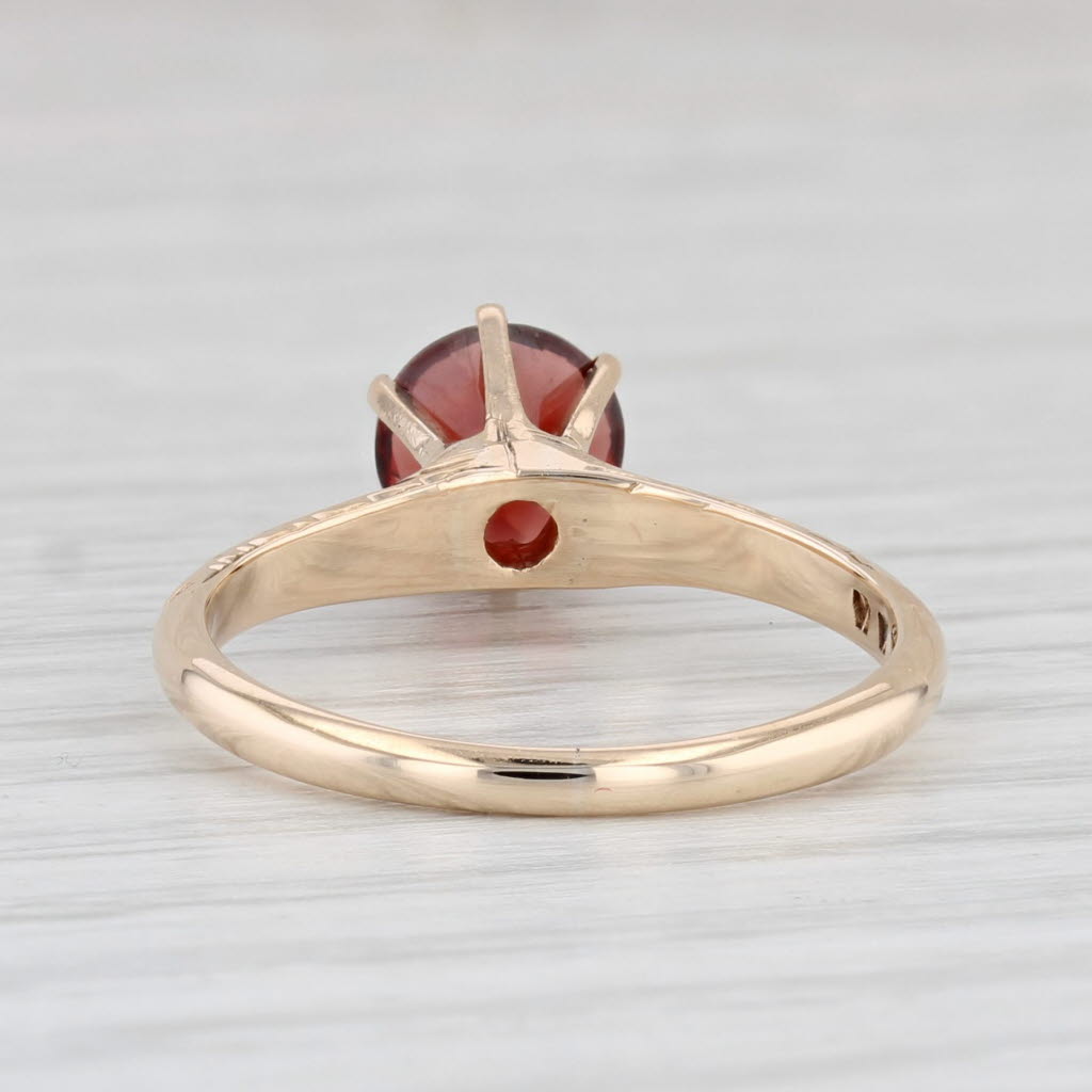 Light Gray Vintage 1.35ct Round Garnet Solitaire Ring 10k Yellow Gold Size 6.75