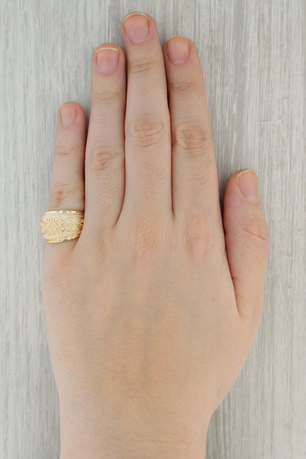 Dark Gray Ornate Domed Ring 10k Yellow Gold Size 7.25 Statement Band