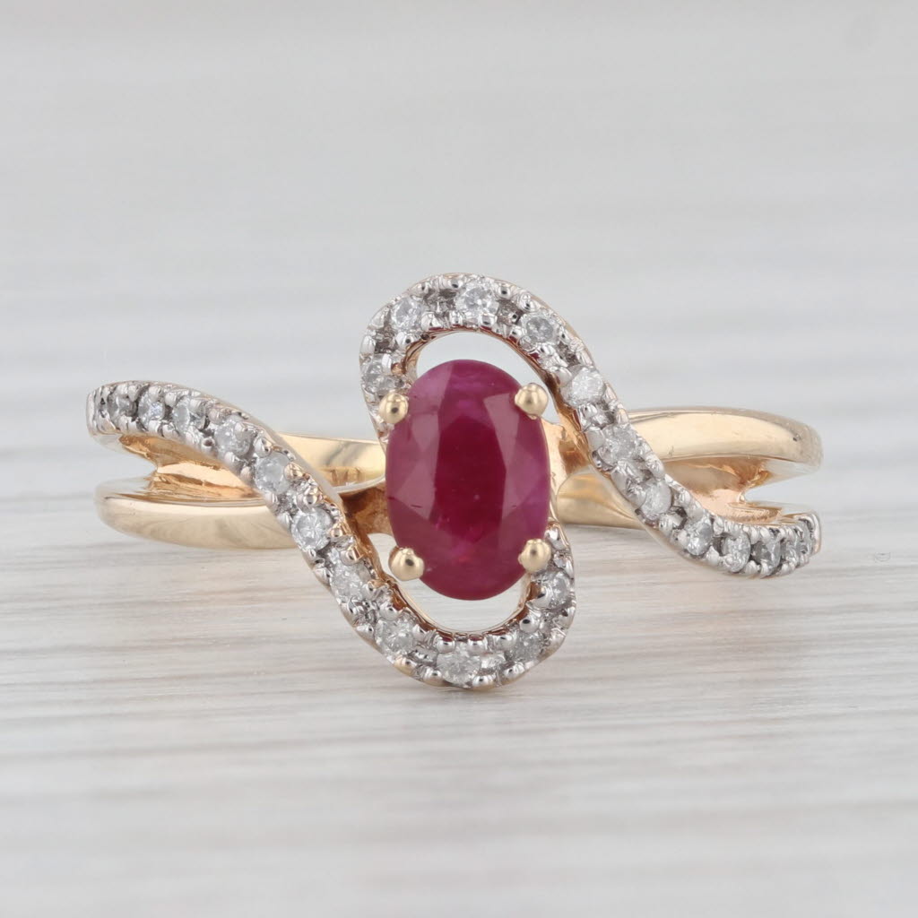 Light Gray 0.66ctw Ruby Diamond Crossover Ring 10k Yellow Gold Size 5.5