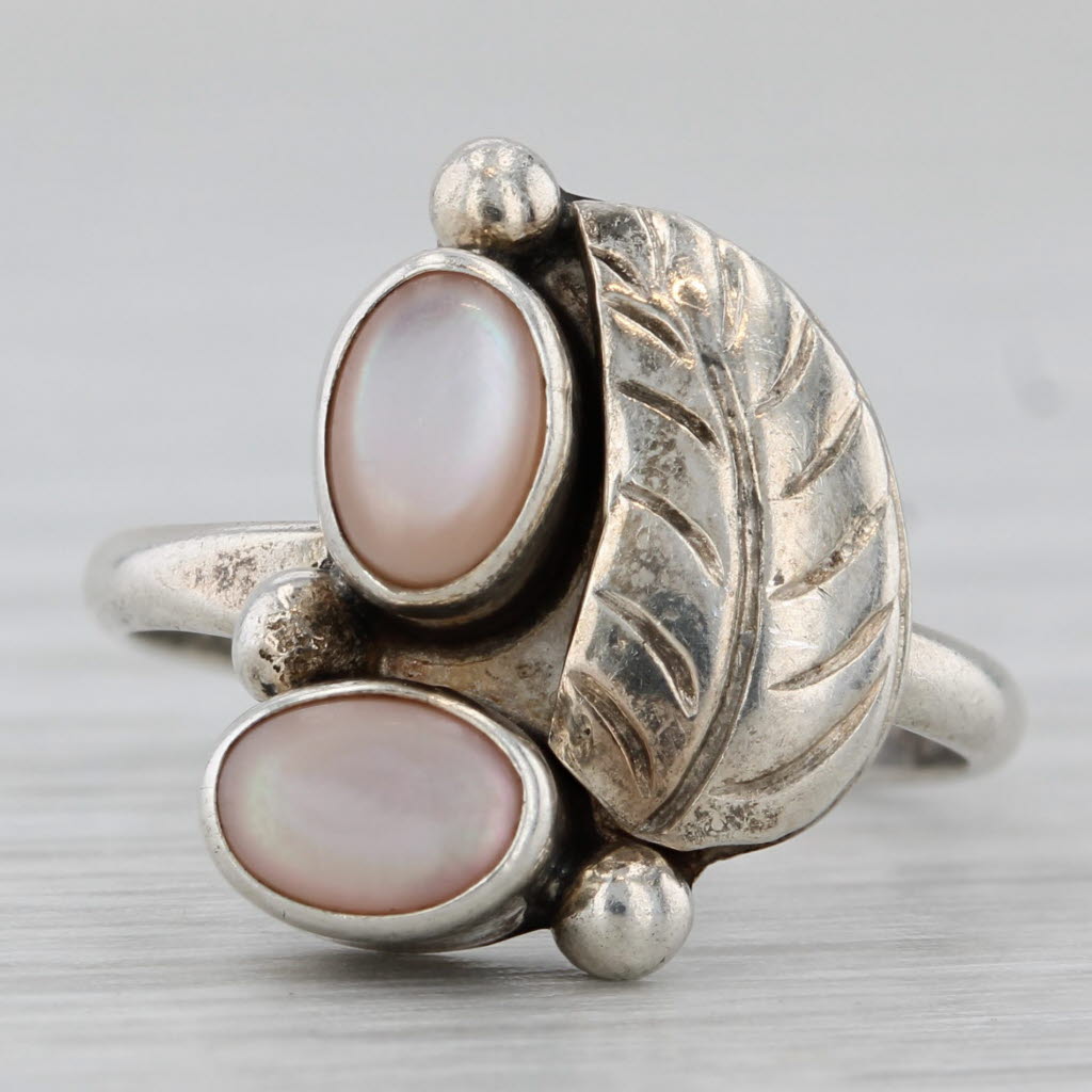 Gray Pink Mother of Pearl Feather Ring Sterling Silver Vintage Native American Size 5