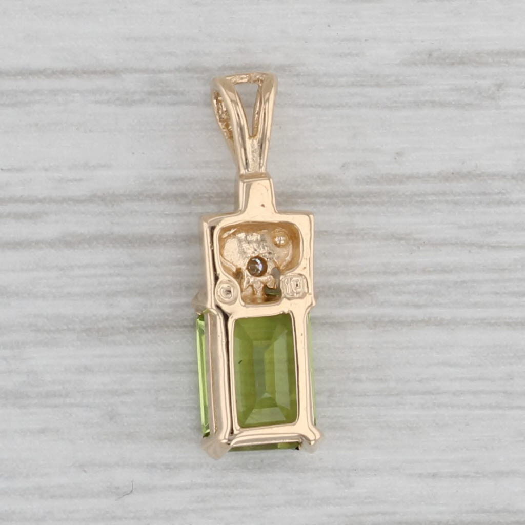 Gray 1.04ct Emerald Cut Peridot Diamond Pendant 14k Yellow Gold