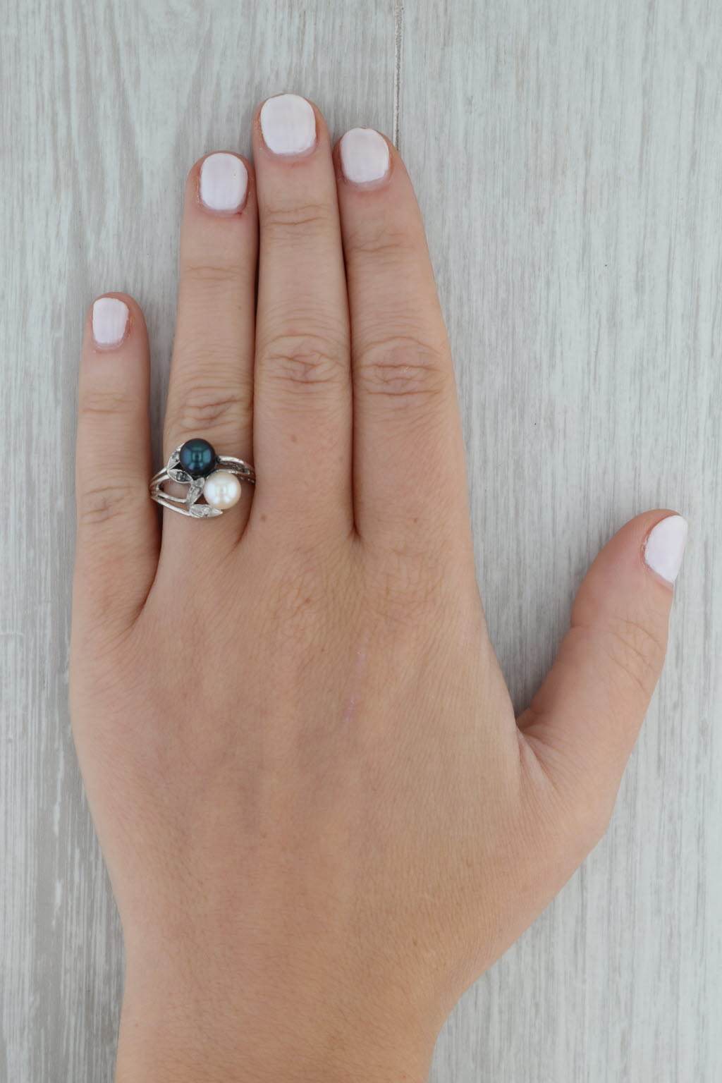 Rosy Brown Cultured Black White Pearl Bypass Ring 14k White Gold Size 7.5