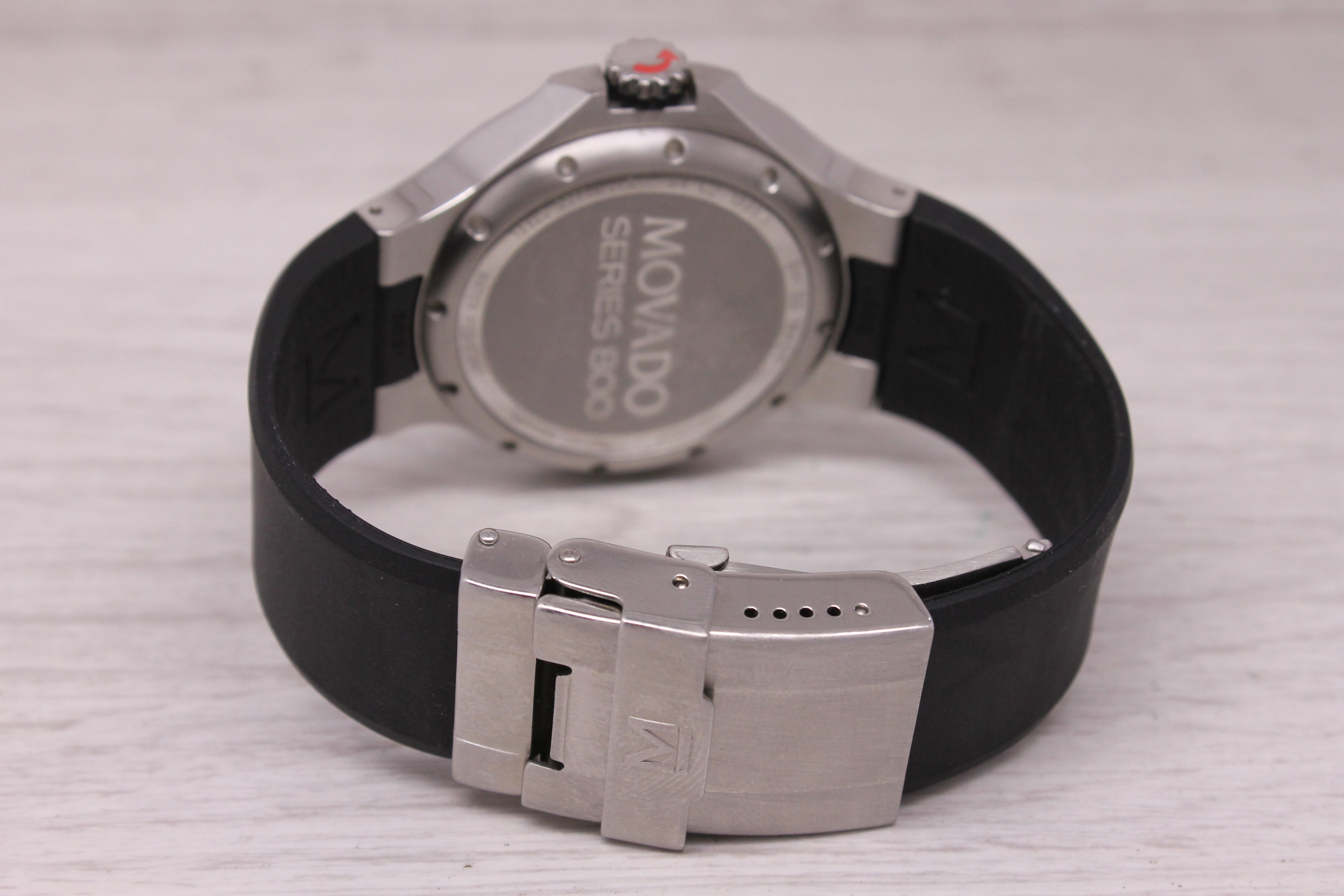 Movado Series 800 43mm Stainless Steel Quartz Watch Swiss Red Dial Date
