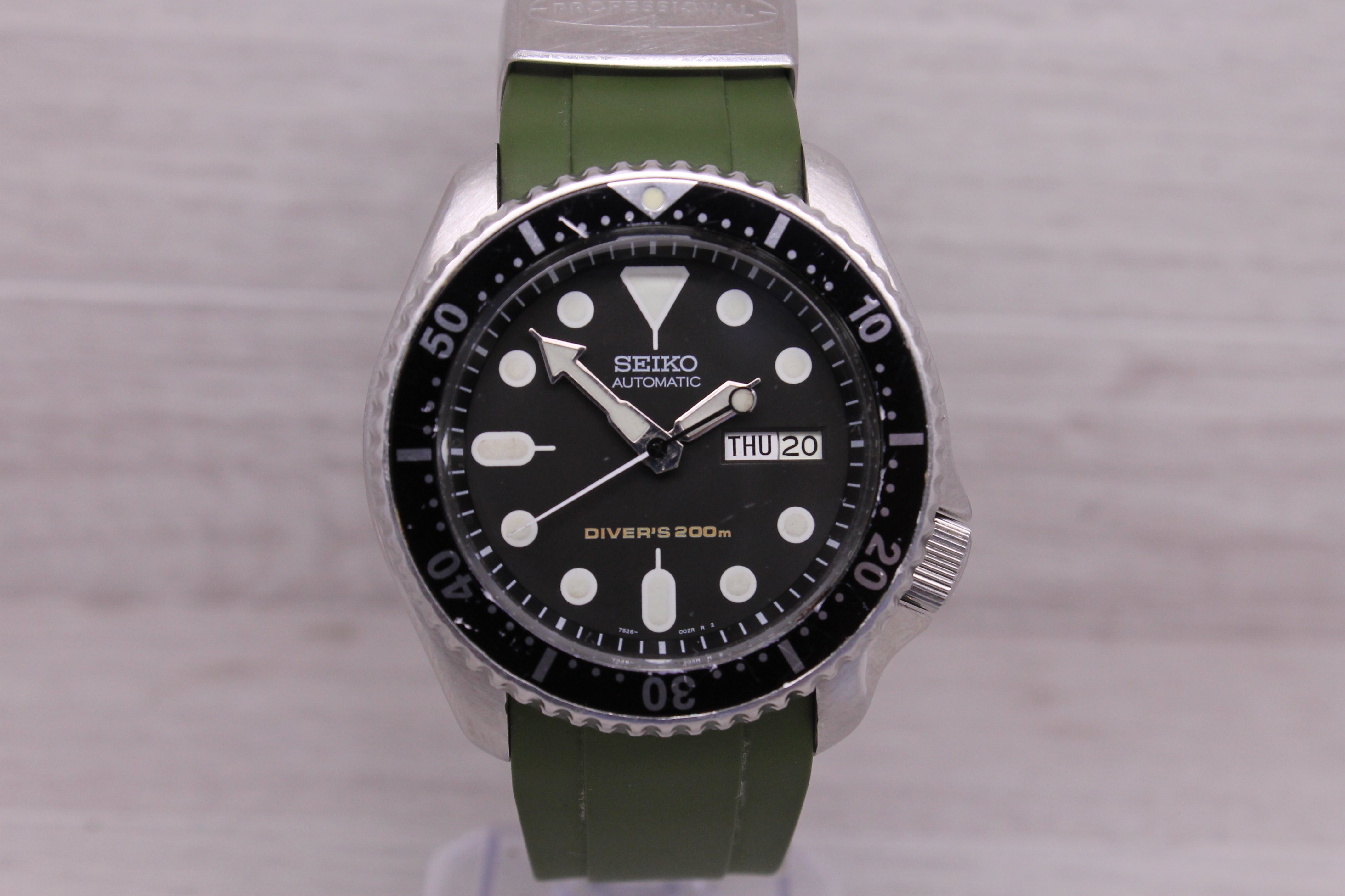 Dark Gray Seiko SKX007 Automatic 200m 42mm Steel Divers Watch W/Date 7S26-0020