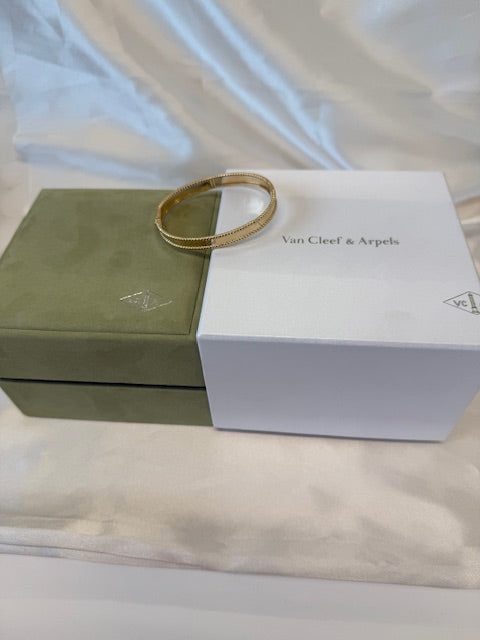 Dark Gray Van Cleef & Arpels Perlee Signature Bangle Bracelet 7" VCA Large 18 Box Papers