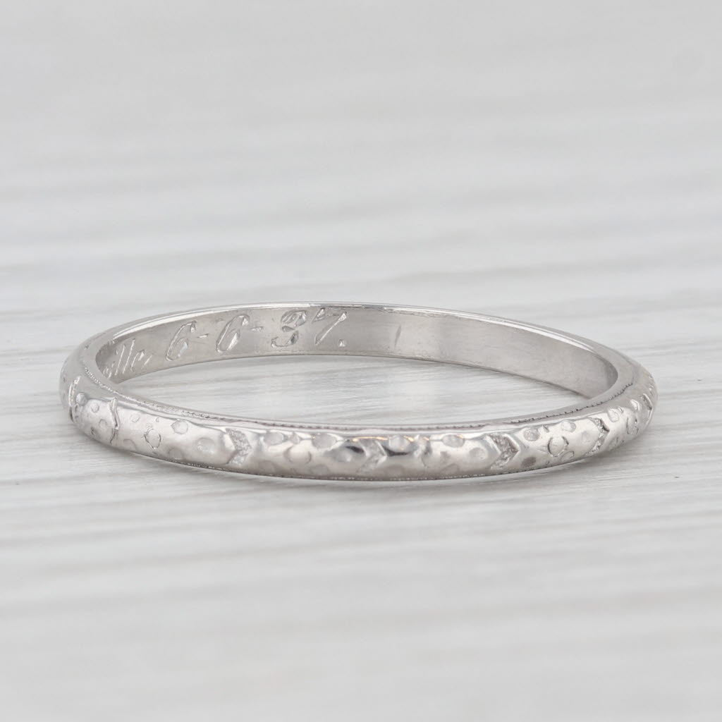 Light Gray Art Deco Floral Engraved Wedding Band Platinum Size 7 Stackable Ring