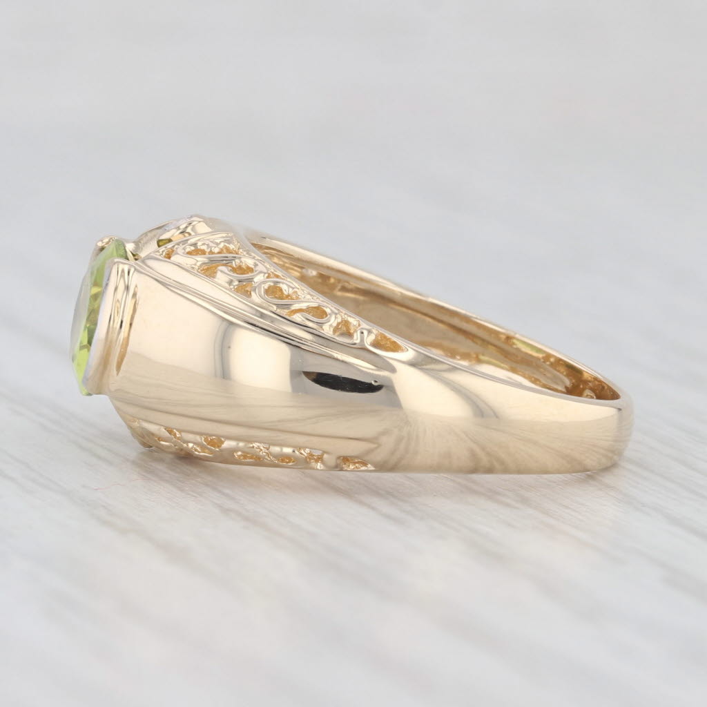 Light Gray 2.02ctw Oval Peridot Diamond Ring 14k Yellow Gold Size 7.25