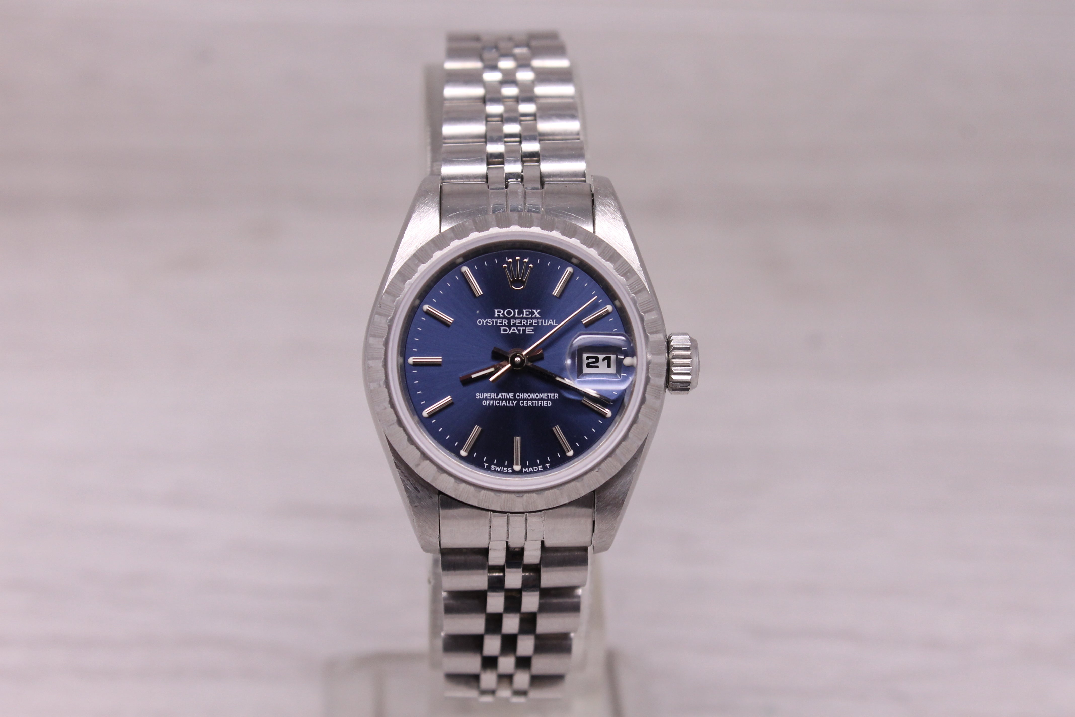 1995 Rolex Date 69240 Ladies 36mm Steel Automatic Watch Jubilee Band Blue Dial