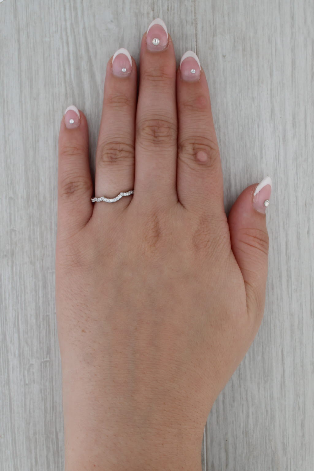 Neil Lane Contoured Diamond Ring 14k White Gold Wedding Band Size 8 Guard