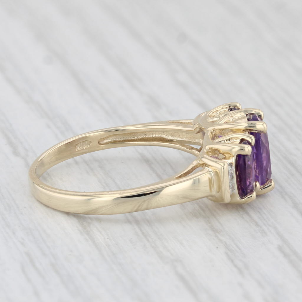 Light Gray 2ctw Amethyst Oval 3-Stone Ring 10k Yellow Gold Size 7.5