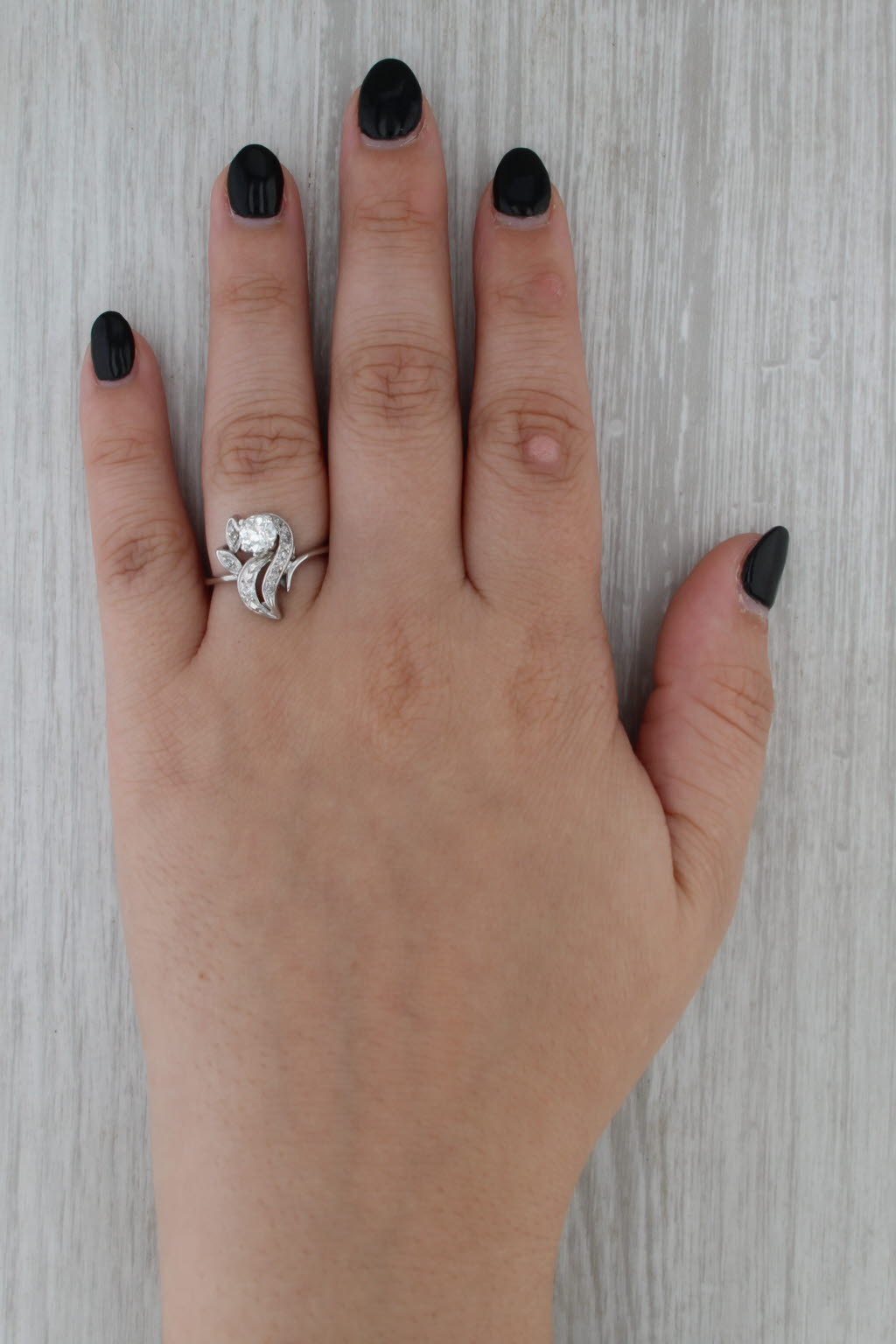 Vintage 0.76tcw Diamond Flower Ring 14k White Gold Size 7.75 Engagement