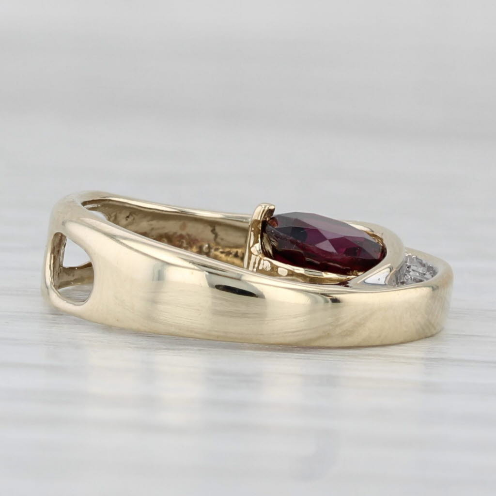 Light Gray 1.07ctw Garnet Diamond Circle Pendant 10k Yellow Gold