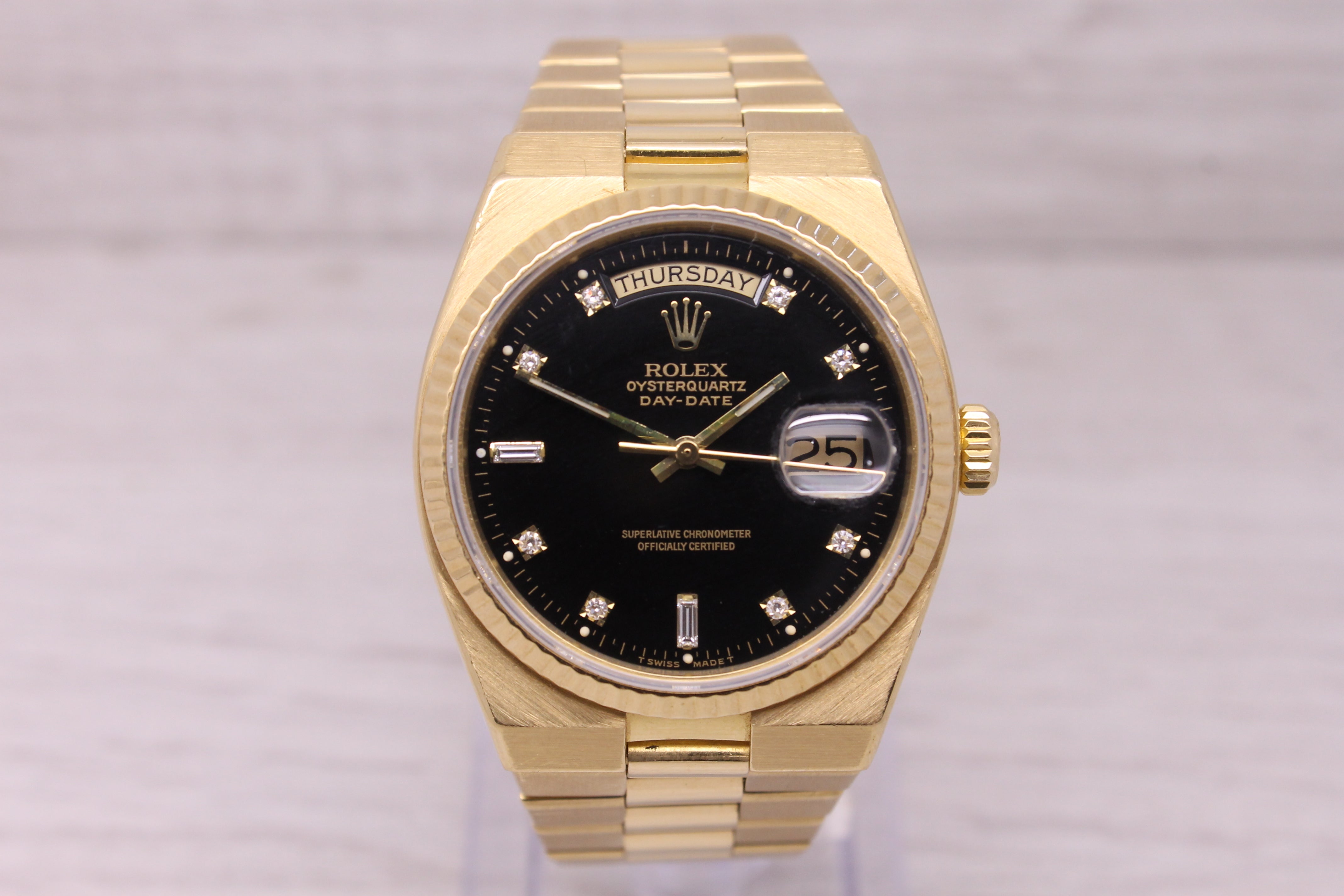 Gray Vintage 1979 Rolex Oysterquartz Day Date 18k Gold Mens Watch Black Diamond Dial