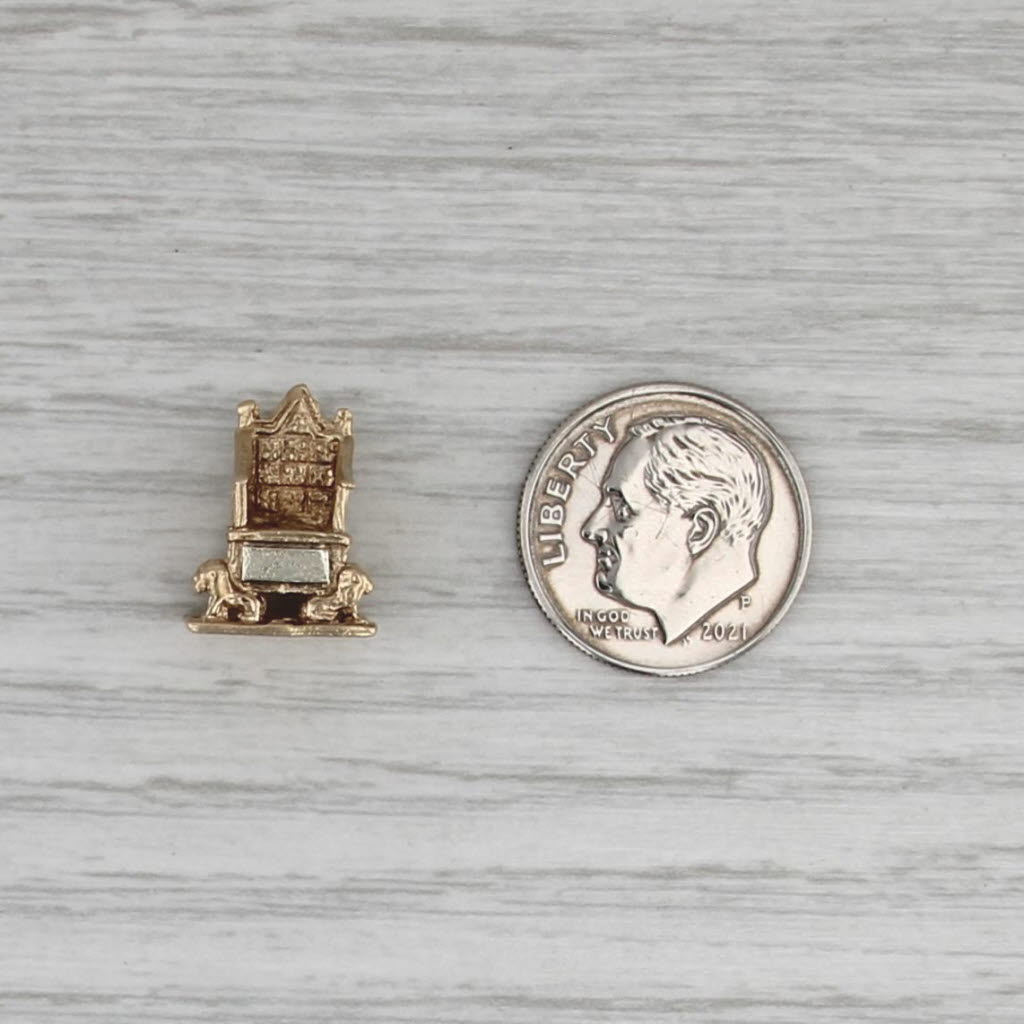 Queen Elizabeth II 1953 Corination Throne Souvenir Charm 9k Yellow Gold Pendant
