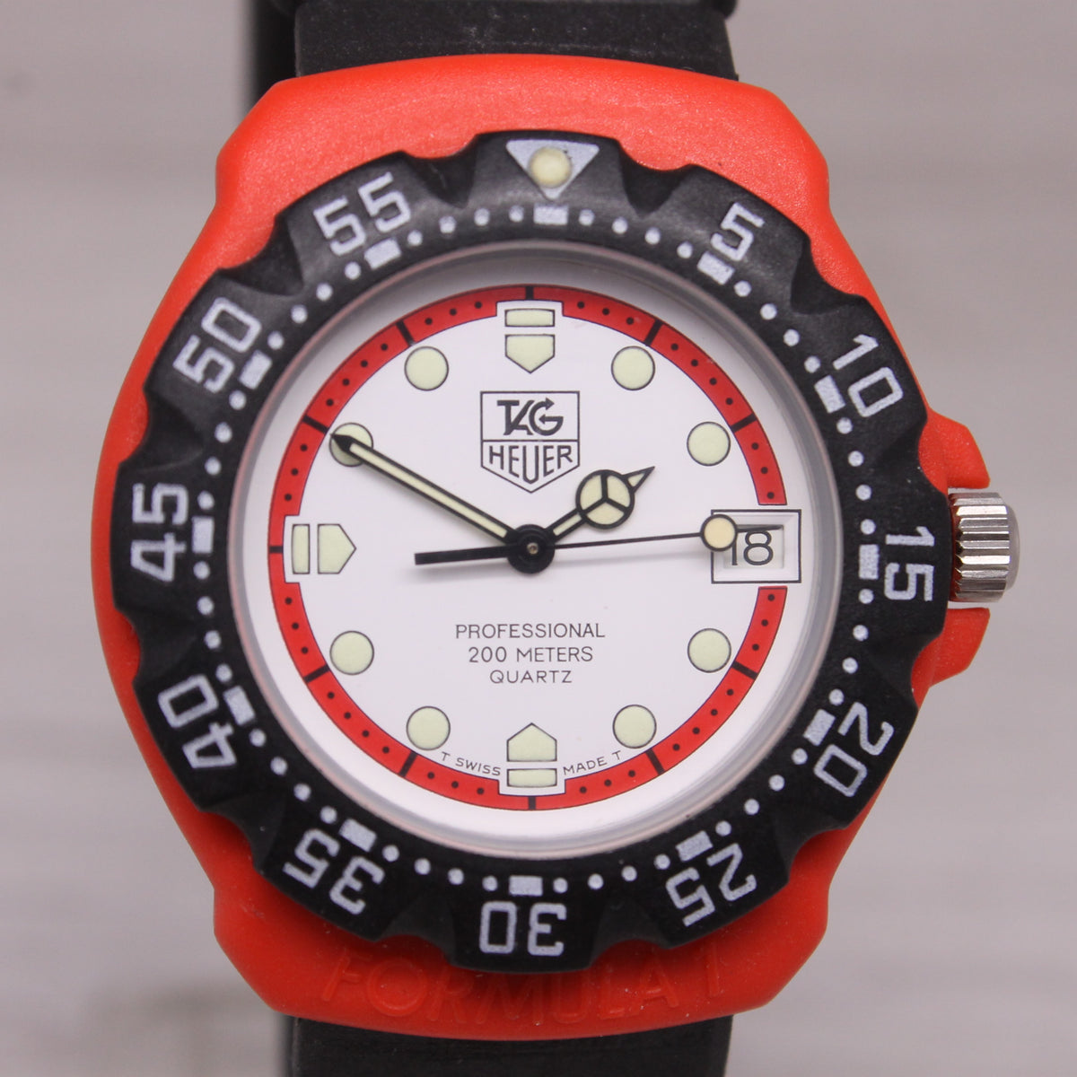 Tag Heuer Formula 1 Professional 200m 35mm Quartz Watch 385.513/1 Swiss Date