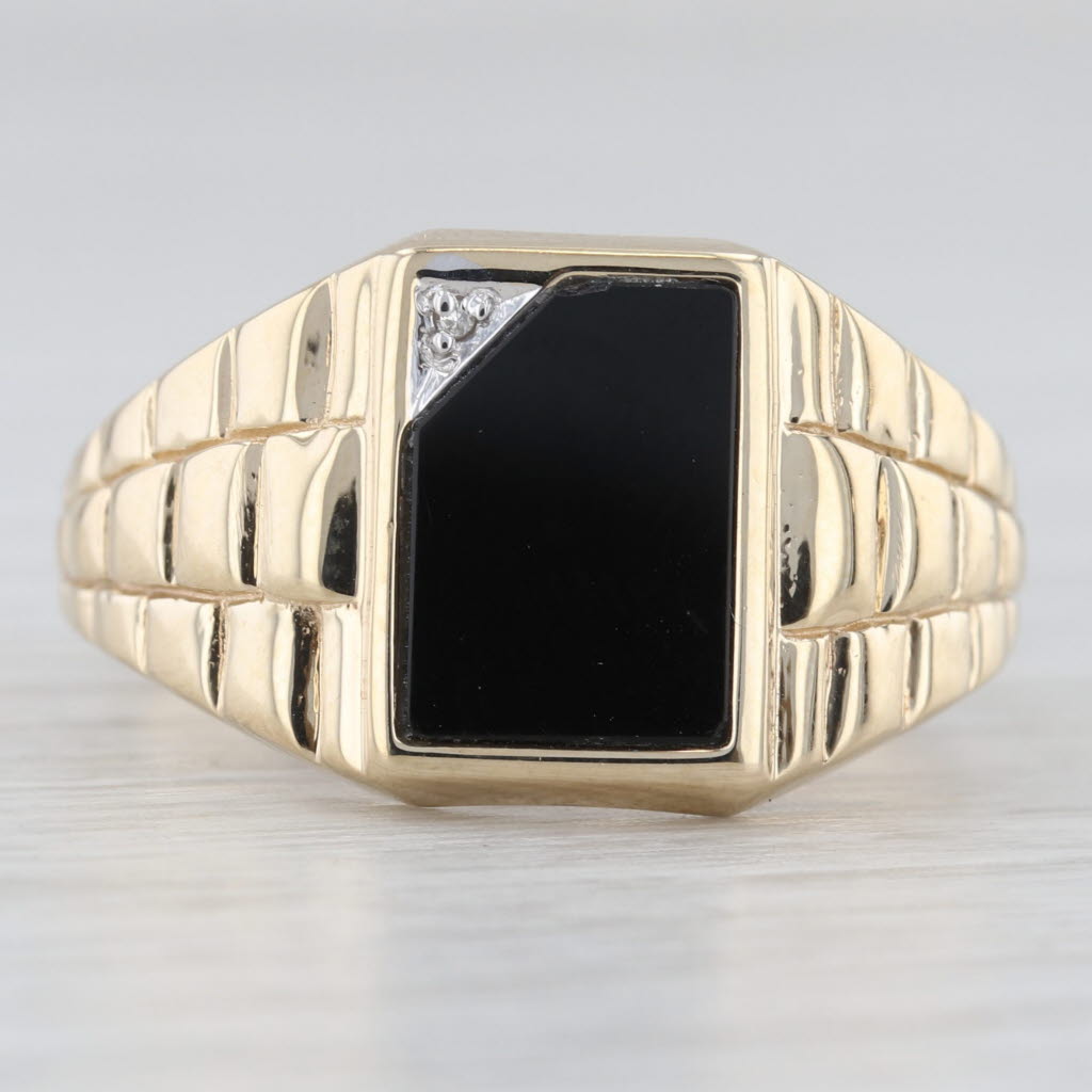 Men's Onyx Ring 10k Yellow Gold Size 10.5 Diamond Accent