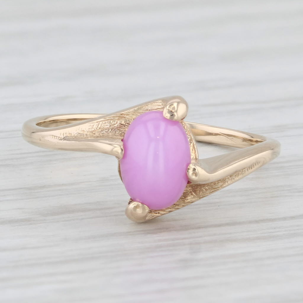 Light Gray Lab Created Star Ruby Cabochon Solitaire Bypass Ring 14K Yellow Gold Ring Size 6