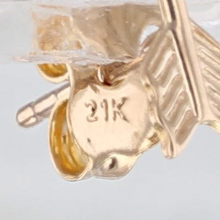 Small Arrow Stud Earrings 21k Yellow Gold Studs