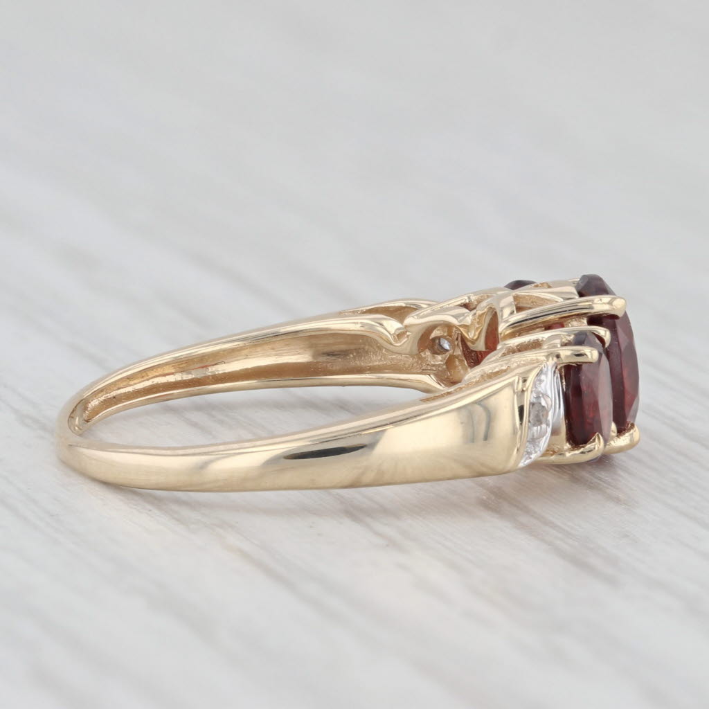 Light Gray 2.40ctw Garnet Ring 10k Yellow Gold Size 6.25 Round 3-Stone