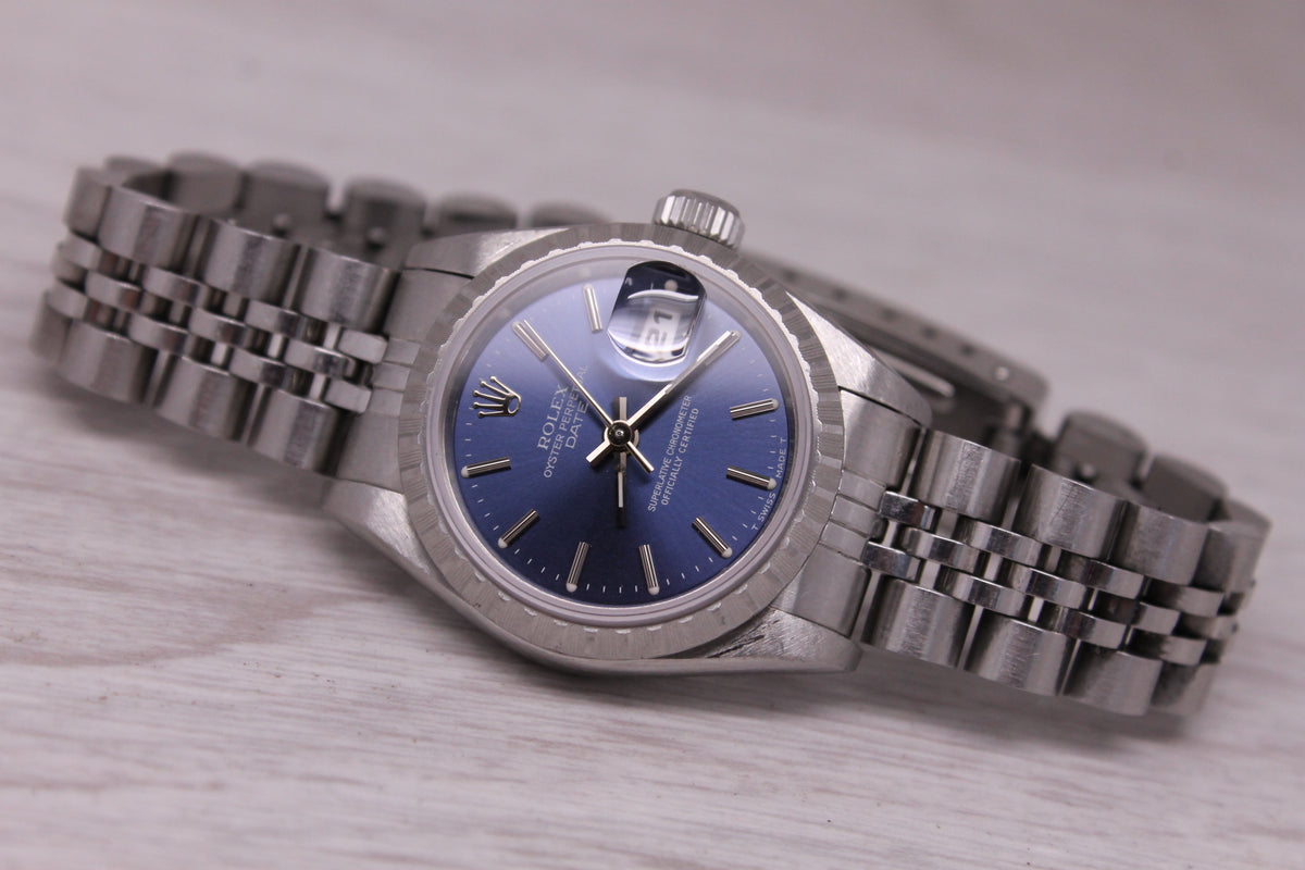 1995 Rolex Date 69240 Ladies 36mm Steel Automatic Watch Jubilee Band Blue Dial
