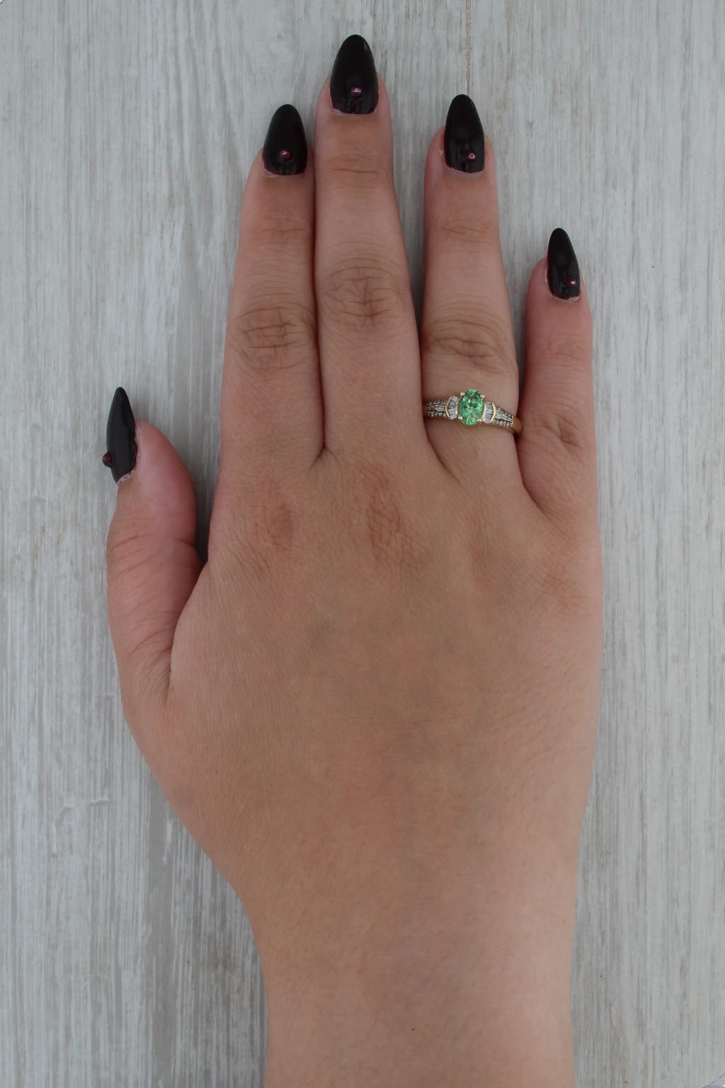 Luxoro 0.98ctw Green Tsavorite Garnet Diamond Ring 10k Yellow Gold Size 8