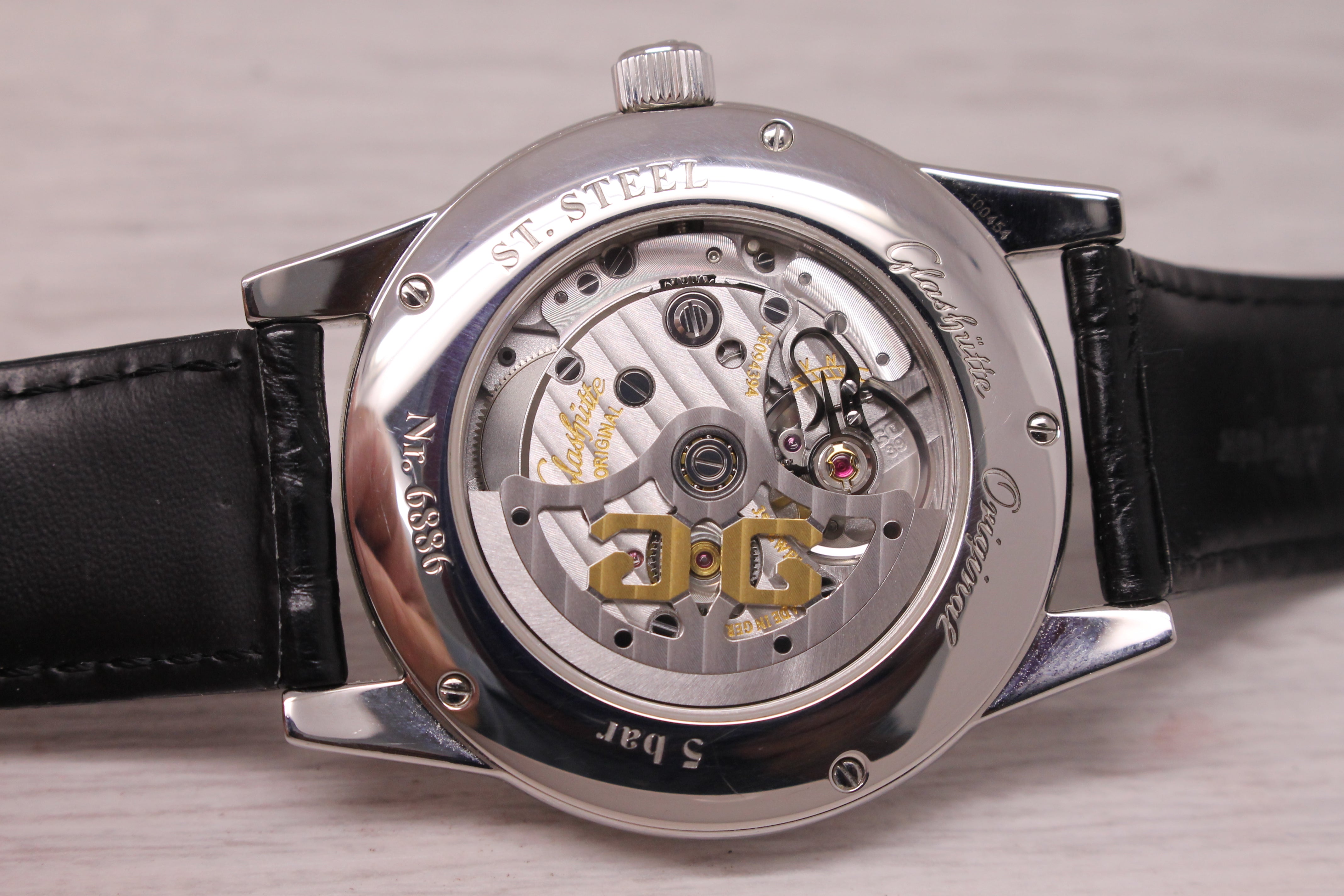 Dark Gray Glashutte Senator 39mm Steel Mens Automatic Calendar Watch 1-39-58-02-02-04