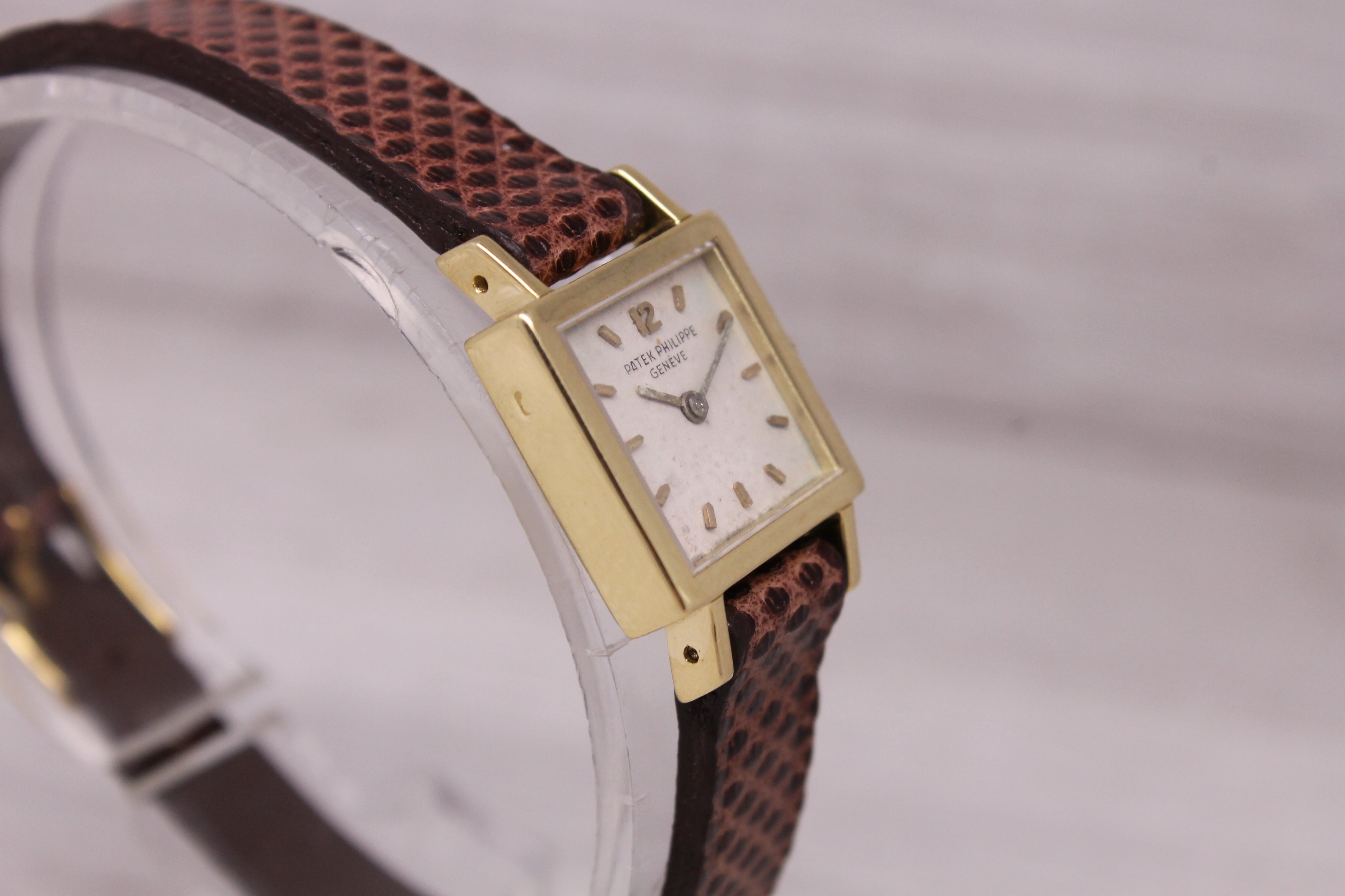 Vintage 1960's Patek Philippe Ladies 18k Yellow Gold Square Dress Watch 3285/21
