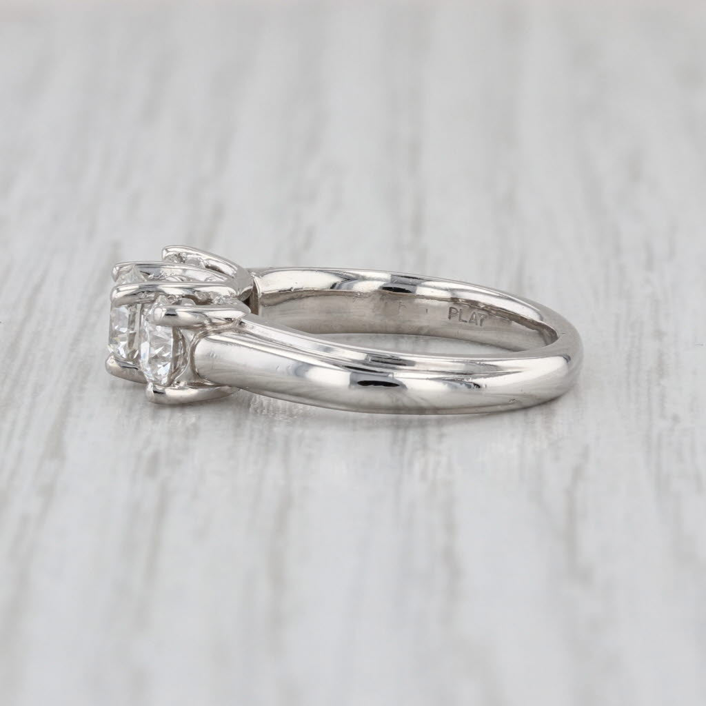 Carlyle & Co 1.61ctw 3-Stone Diamond Engagement Ring Platinum Size 5.5
