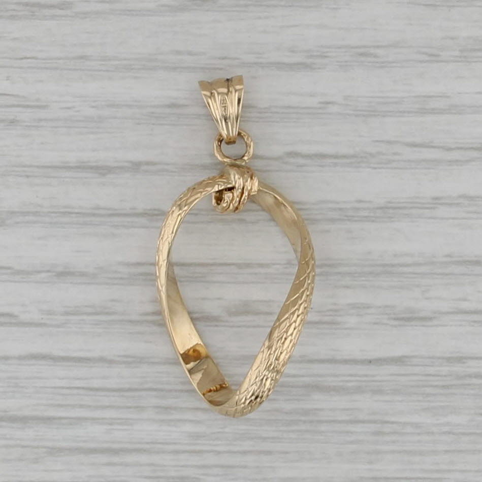 Abstract Oval Pendant 18k Yellow Gold Etched Pattern