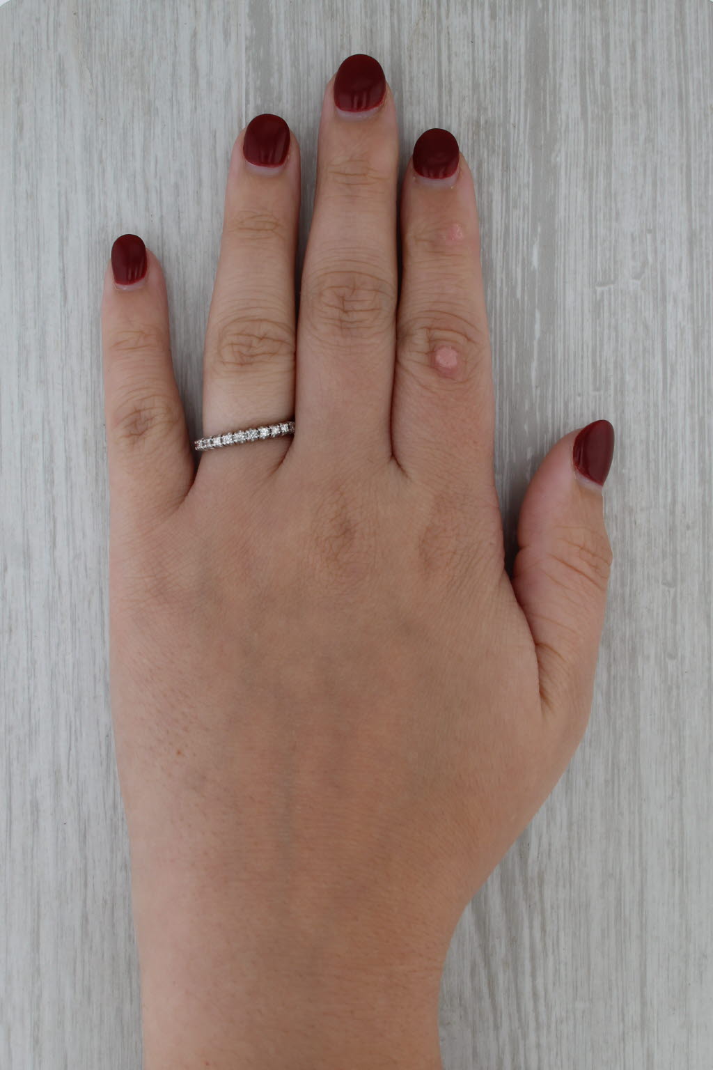 0.15ctw Diamond Stackable Ring 18k White Gold Wedding Band Size 7