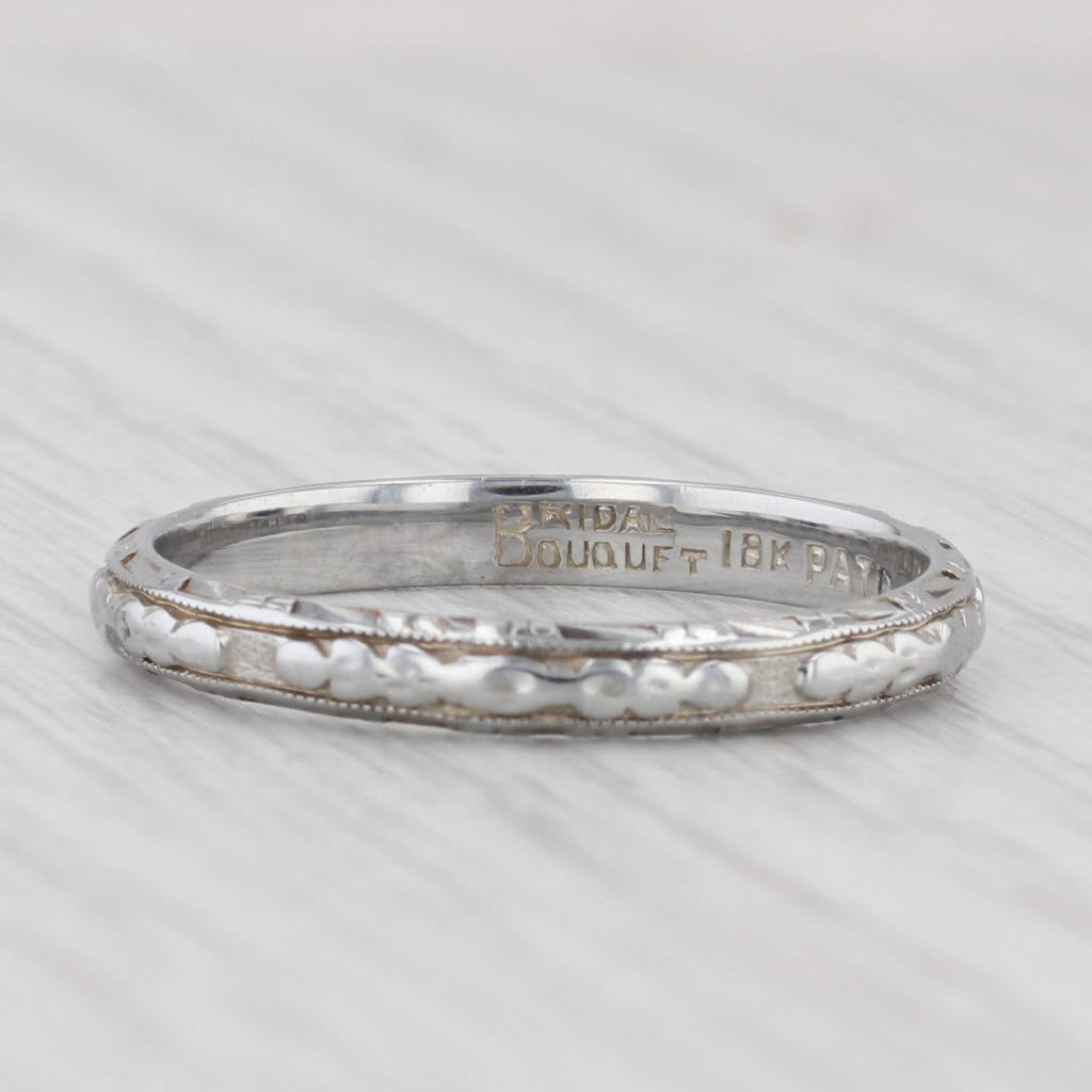 Light Gray Art Deco Floral Engraved Wedding Band 18k White Gold Size 7.75 Stackable Ring