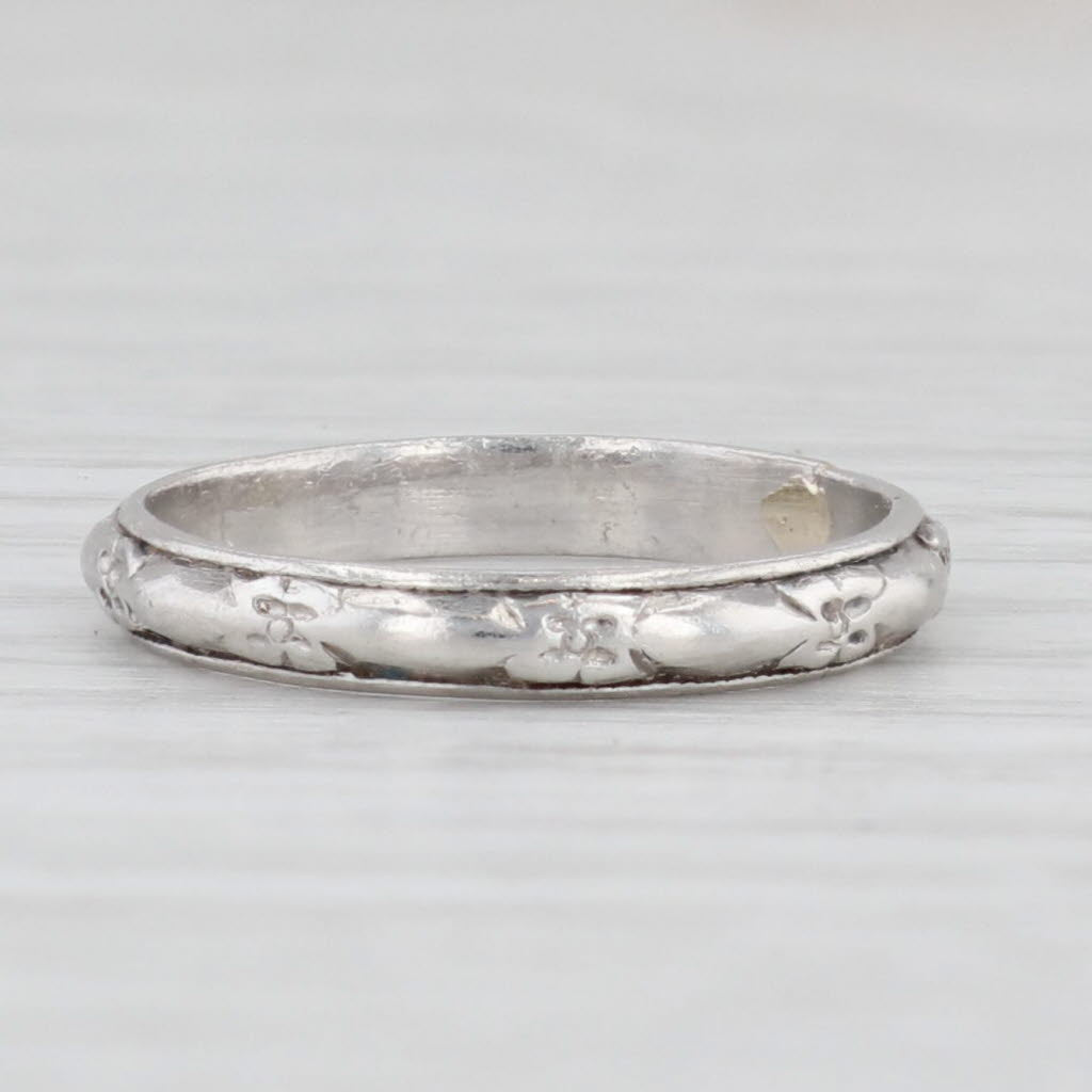 Light Gray Antique Floral Etched Band Platinum Wedding Ring Stackable Asian Hallmarks