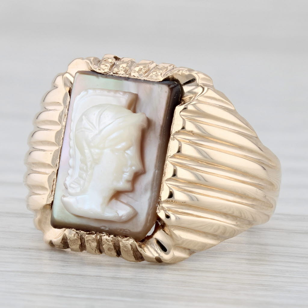 Light Gray Mother of Pearl Cameo Ring 10k Yellow Gold Size 9.75