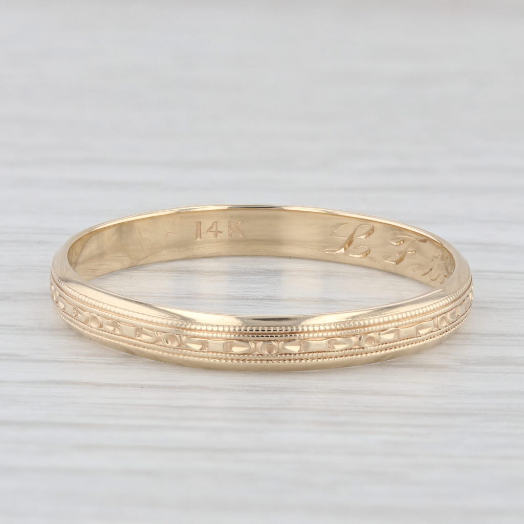 Light Gray Vintage 14K Yellow Gold Engraved Floral Pattern Wedding Band Size 13.25 Ring