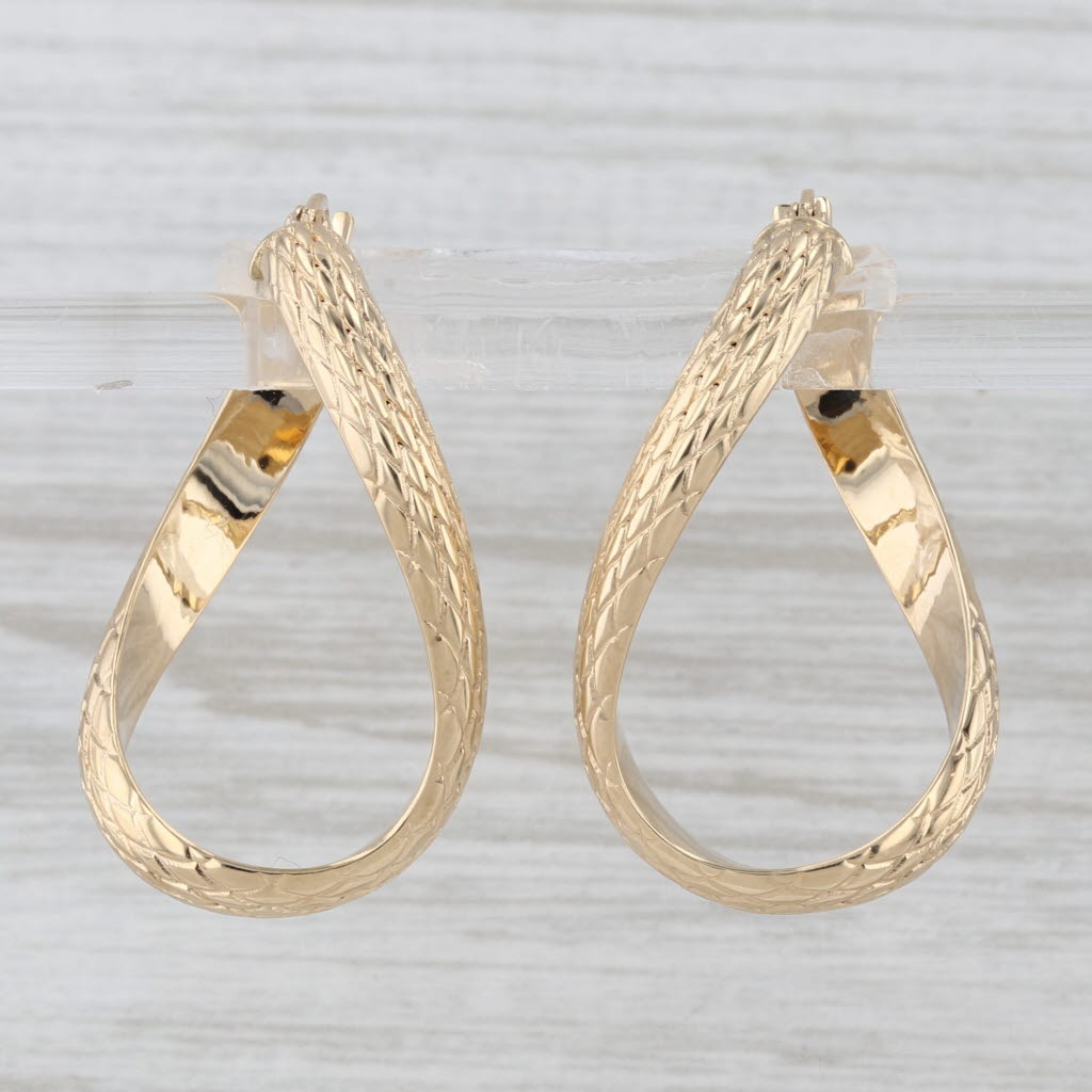 Abstract Oval Earrings 18k Yellow Gold Etched Pattern Snap Top Posts