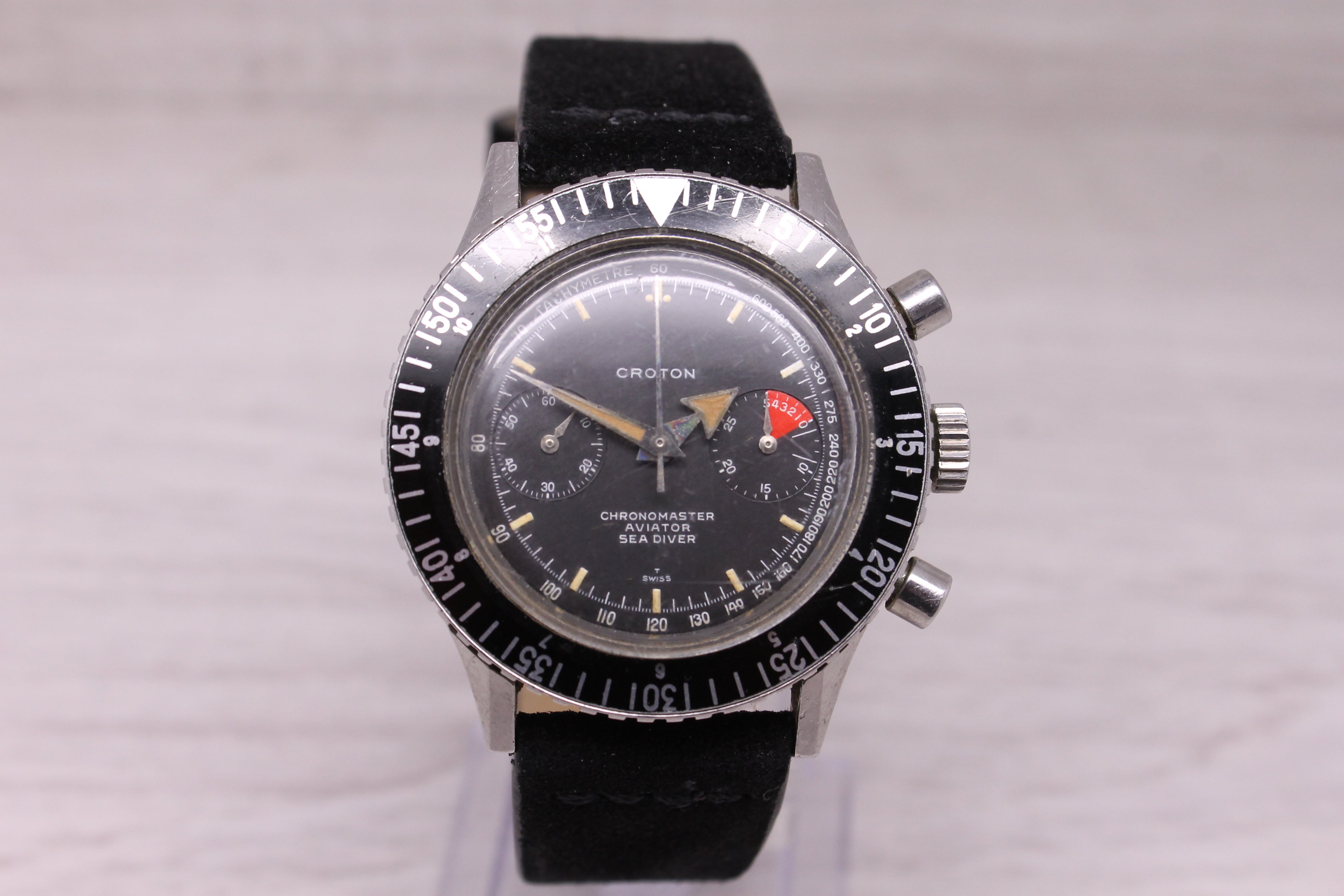 Vintage Croton Chronomaster Mens 38mm Steel Chronograph Watch Valjoux 92 Arrow