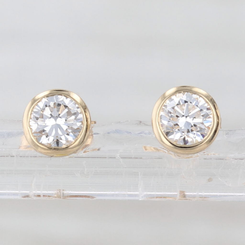 New 0.69ctw Lab Grown Diamond Stud Earrings 14k Gold VS1 E-F Solitaire Studs