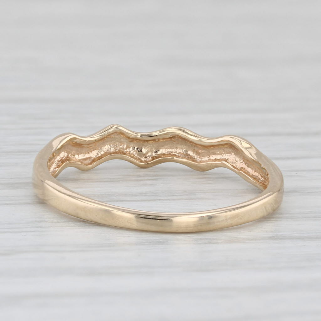 Light Gray Wave Pattern Band Ring 10k Yellow Gold Size 7 Stackable